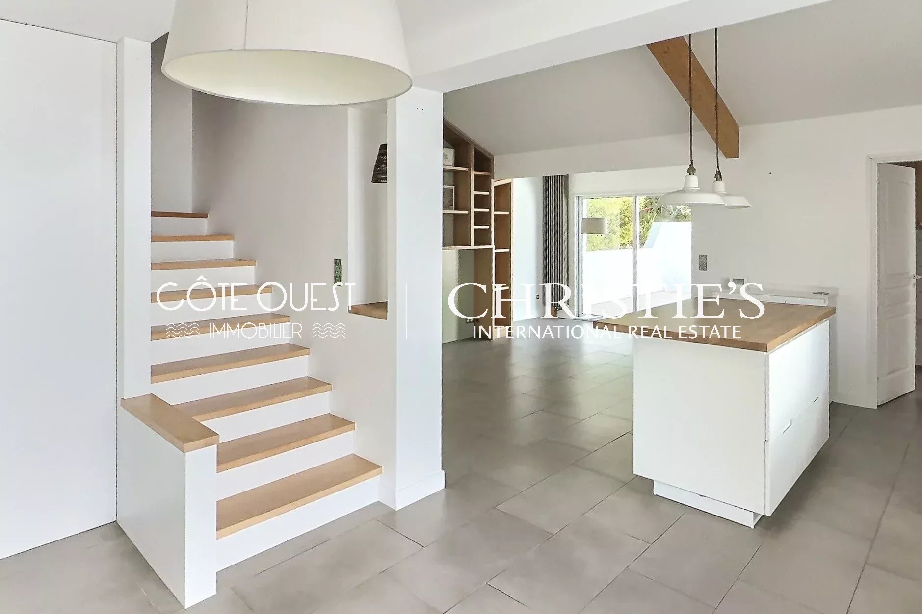 3 Bedroom Villa/Townhouse's Image 4