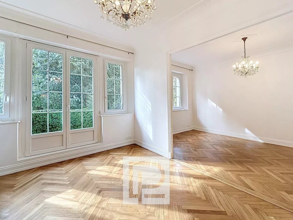 Apartment for sale in Cannes — Prestigious Bourgeois style apartment just behind La Croisette