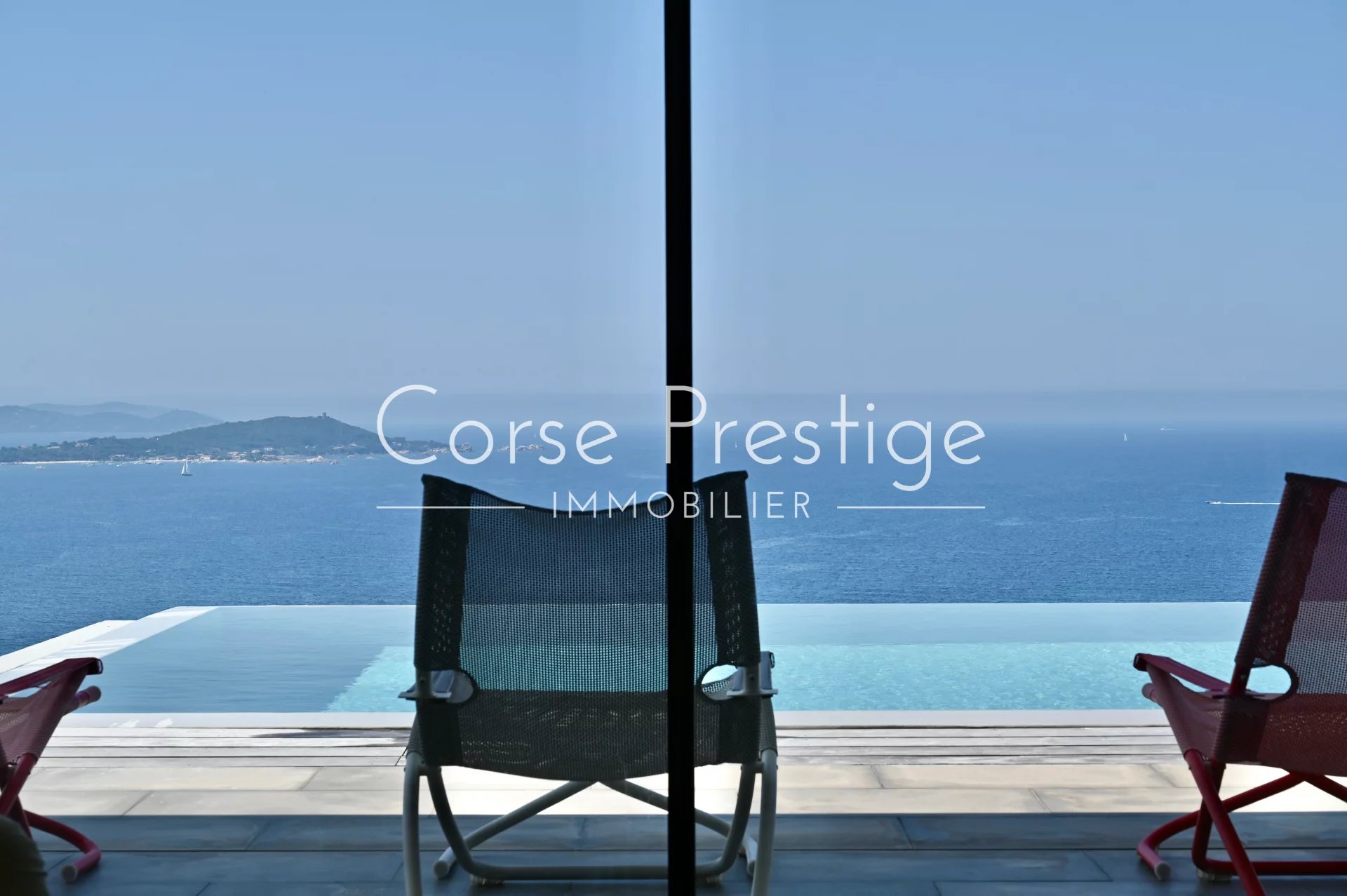 villa avec piscine en bord de mer - porticcio - rive sud - ajaccio - corse image3