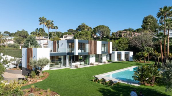 Luxury Villa Antibes: Magnificent Family Estate near Eden-Roc — photo 2