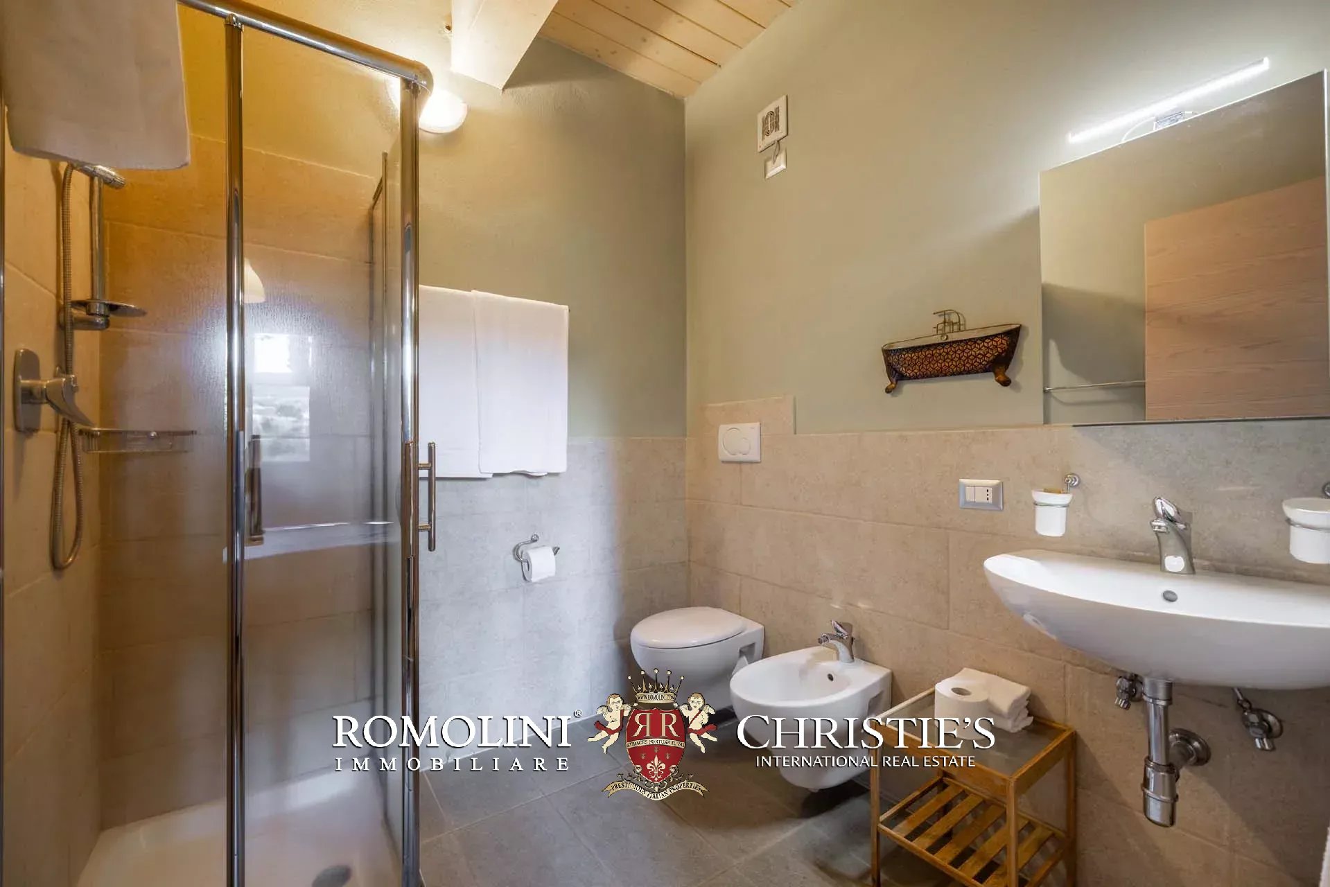 LUXUSANLAGE MIT 19 WOHNUNGEN IN DER TOSKANA, VAL D'ORCIA