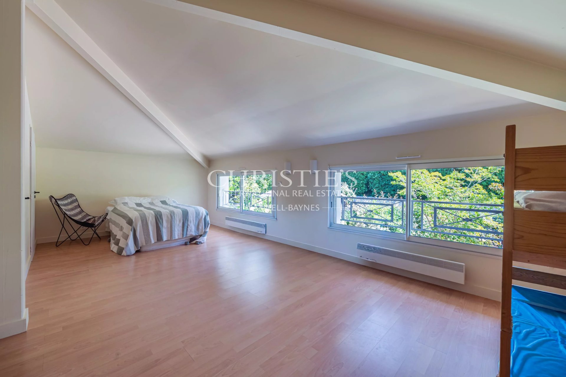 6 Bedroom Villa/Townhouse's Image 19