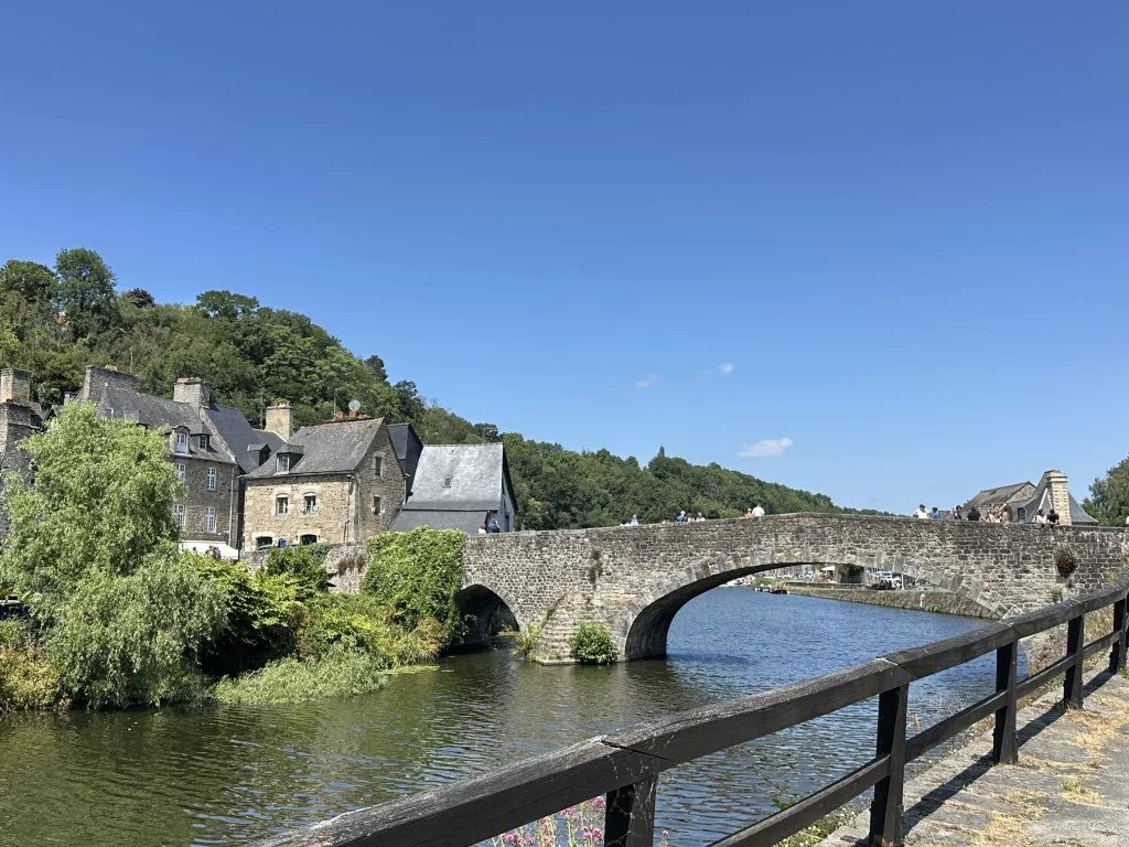 MAISON DE CARACTERE AU PORT DE DINAN – VUE RANCE