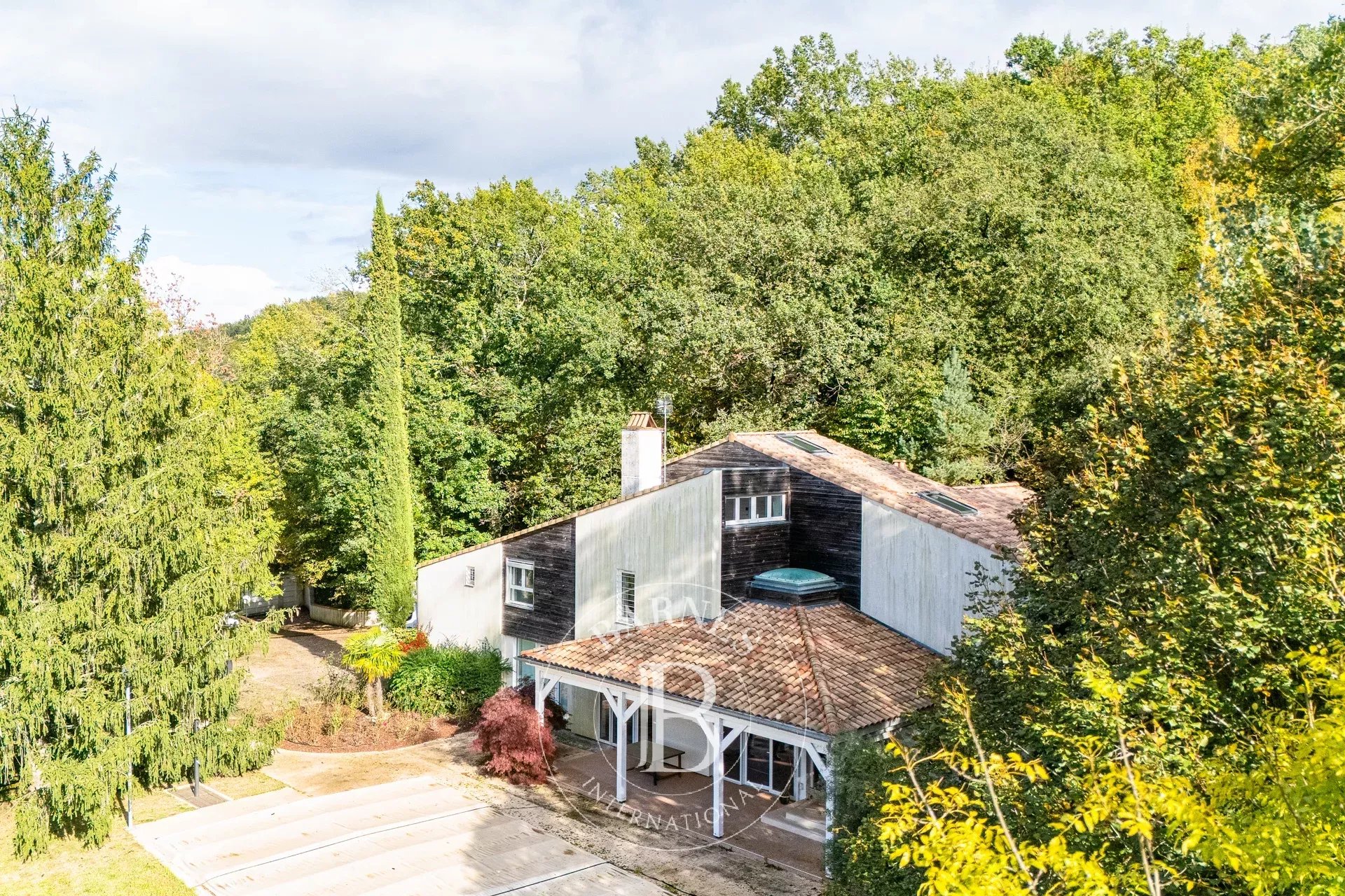 Maison Revel  -  ref 85454618 (picture 1)