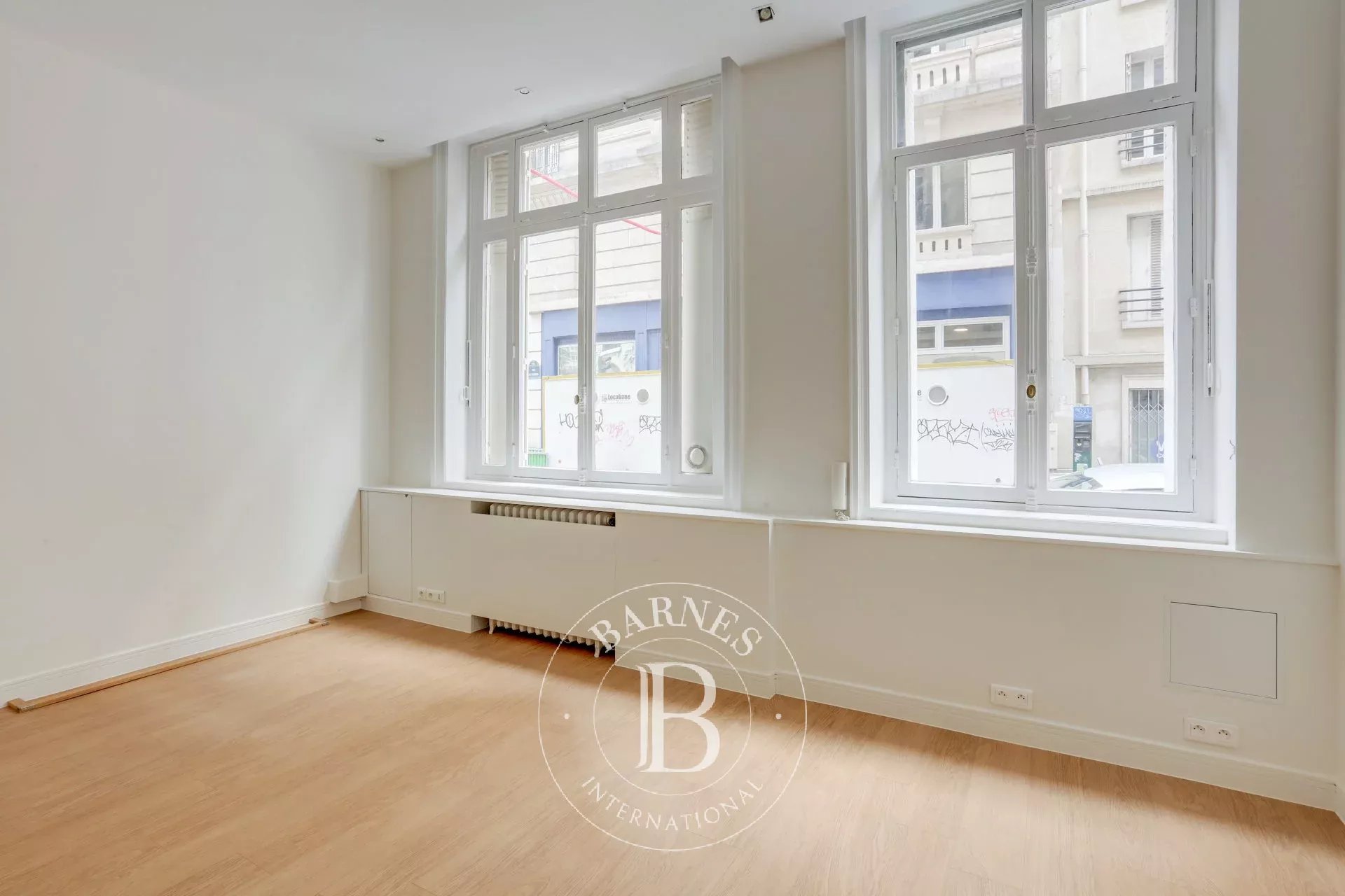 Sole agent - apartment - Paris 6 - Saint-Placide - spacious