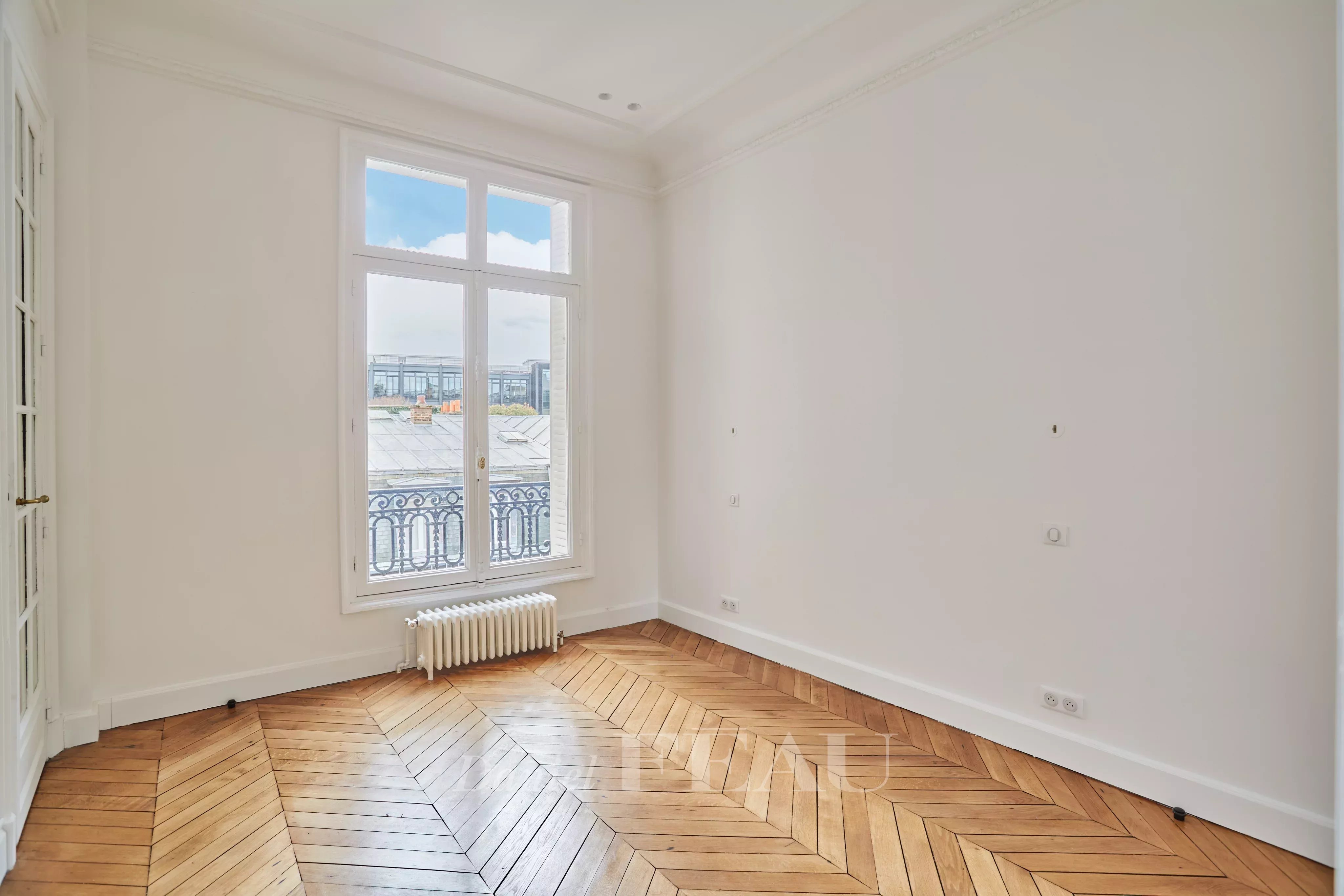Sale Apartment Paris 17th