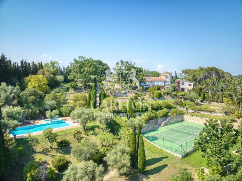 Mougins 