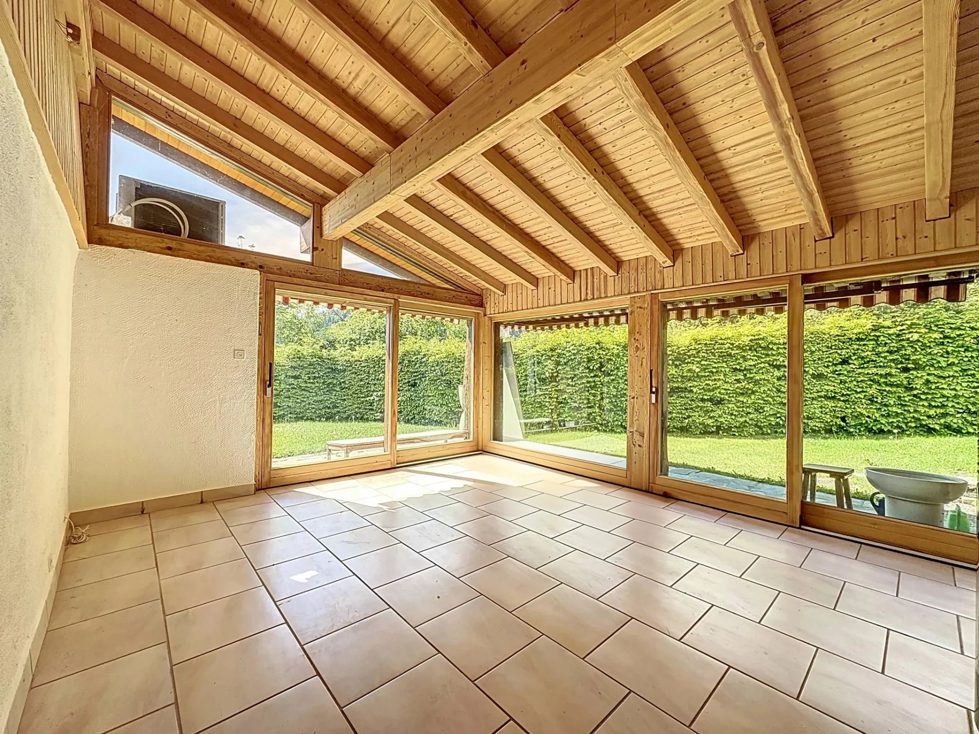 Splendide villa individuelle avec vue panoramique et calme absolu à Chamoson