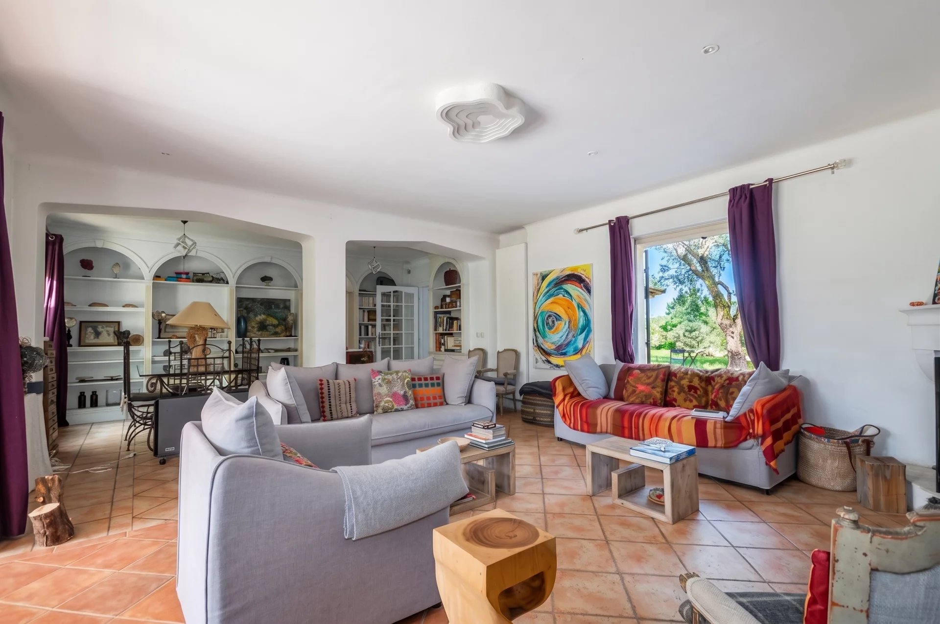 MOUGINS-PROPERTY 2 VILLAS ON A FENCED AND WOODED  PLOT OF 6700 M²