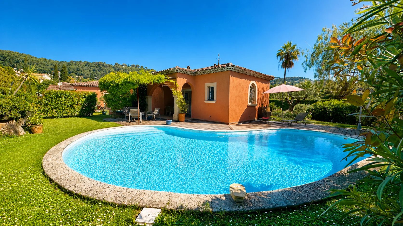 Image of Villa - 4 Bedrooms for Sale in Alpes-Maritimes-La Colle-sur-Loup-France, Image 2