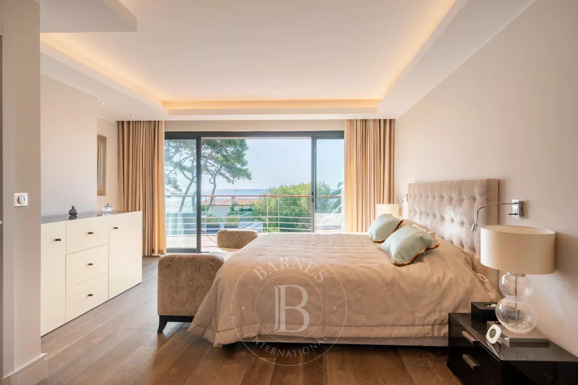 Villa Antibes - picture 8