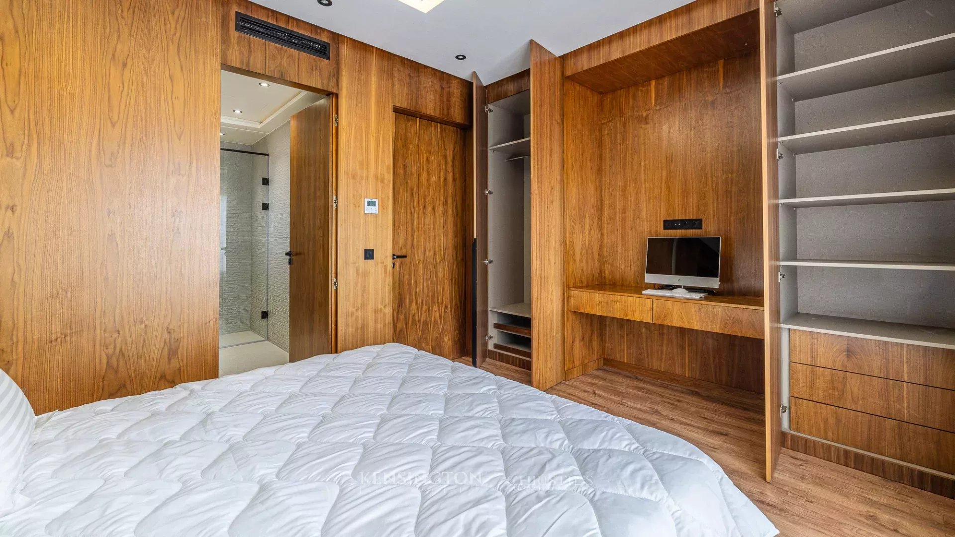 5 Bedroom Villa/Townhouse's Image 38