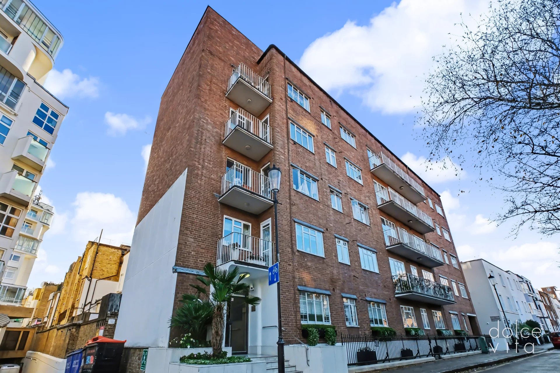 Bright Refurbished One Bedroom Short Let on Elystan Place Chelsea