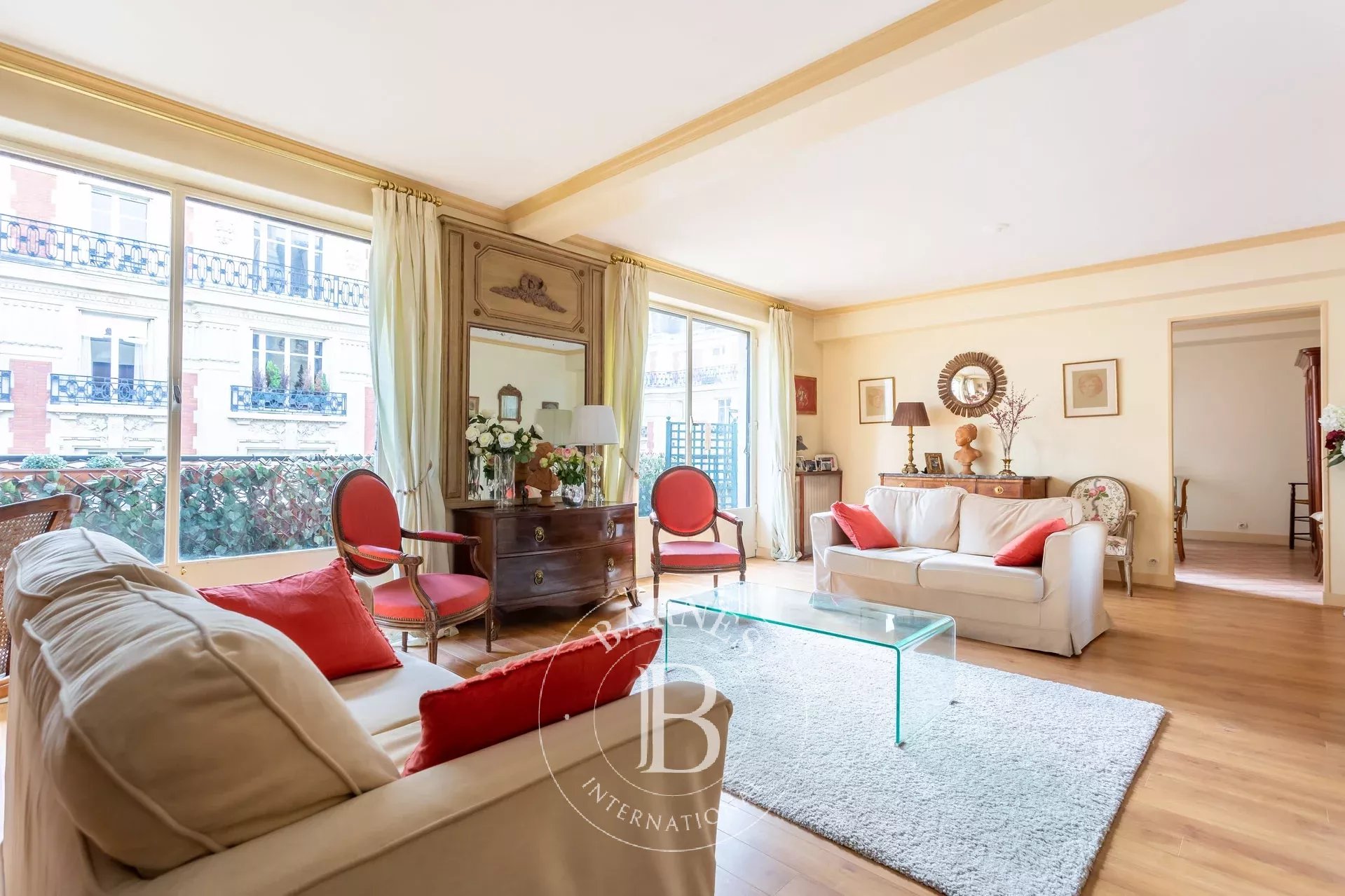 Neuilly-Mairie-Sainte Foy - 4-room apartment - 2 to 3 bedrooms - Upper floor
