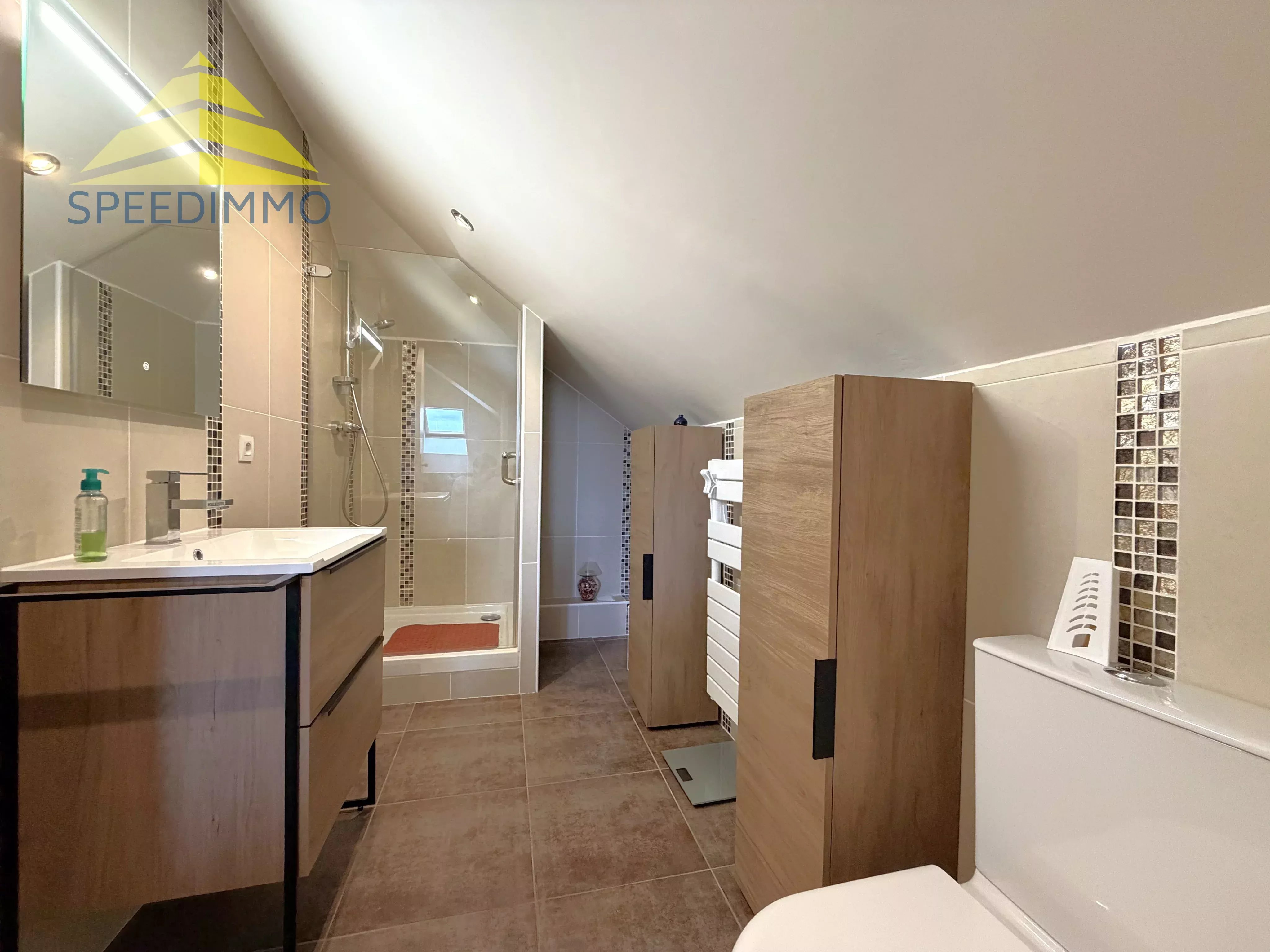 Appartement avec  ascenseur au dernier étage