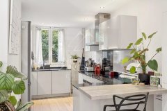 Four-room flat with terrace, parking space and storage room – Beaulieu-sur-Mer town centre — photo 5 of 7
