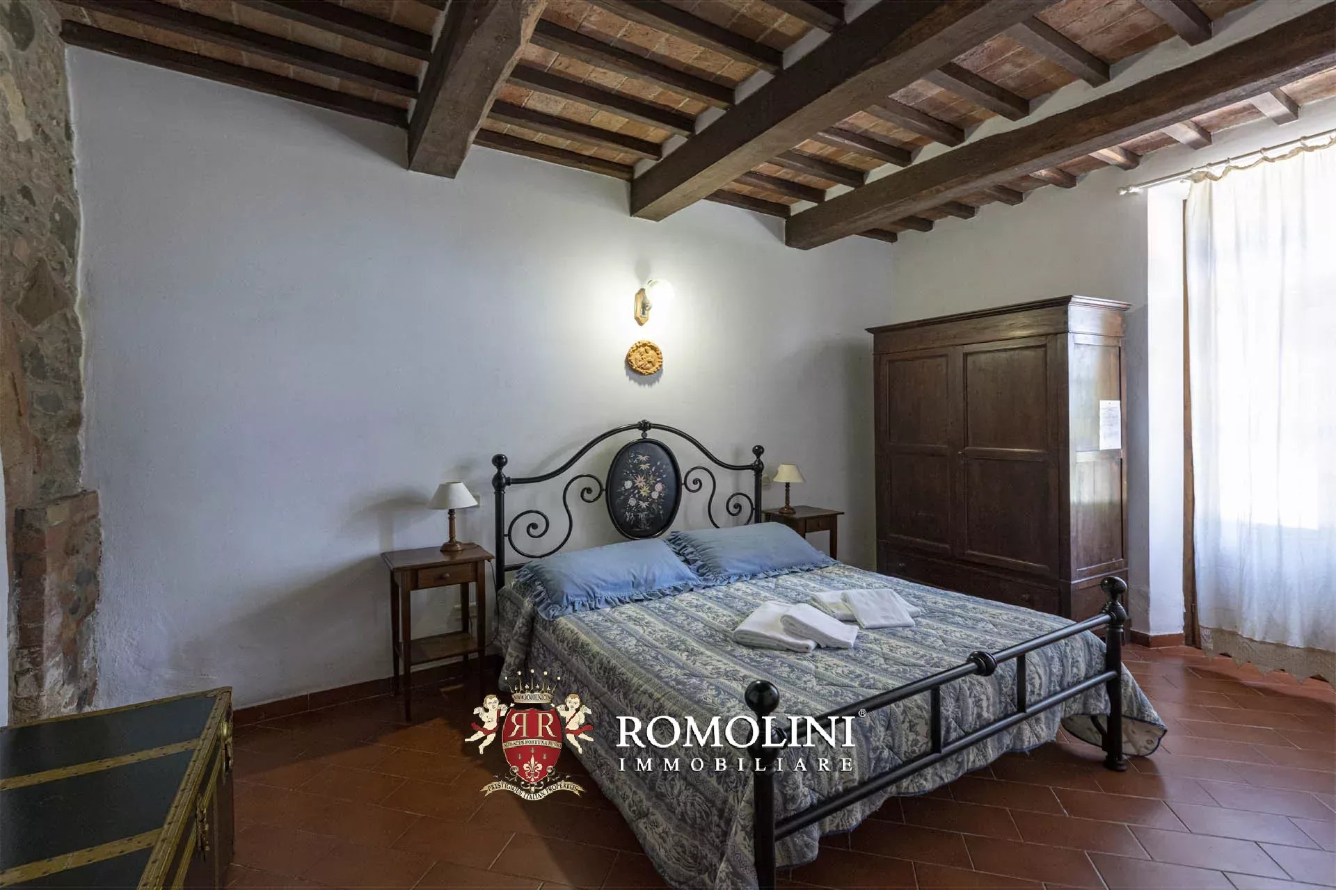 34 Bedroom Vineyard's Image 64