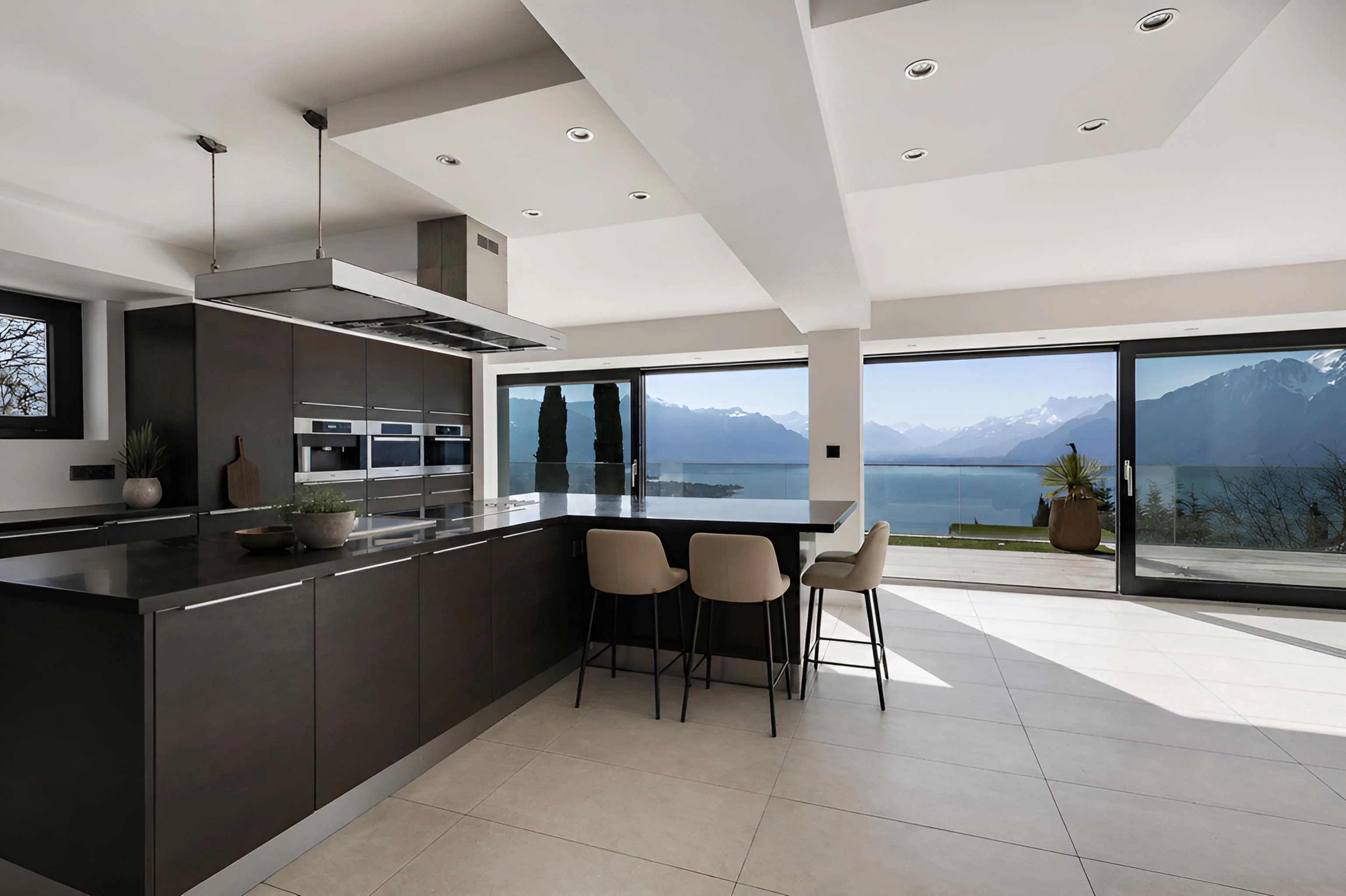 Bright property with pool and panoramic view