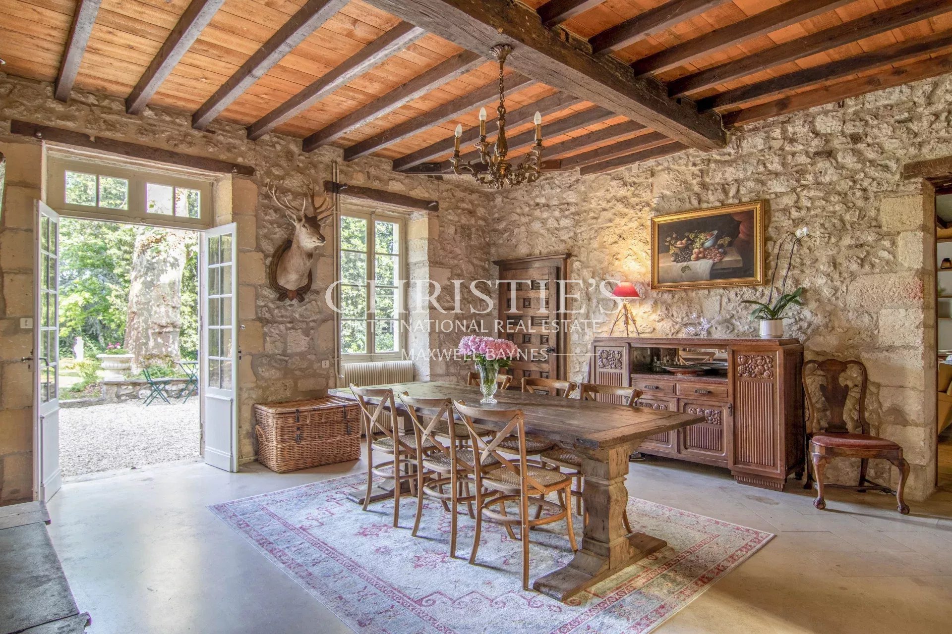 10 Bedroom Villa/Townhouse's Image 3