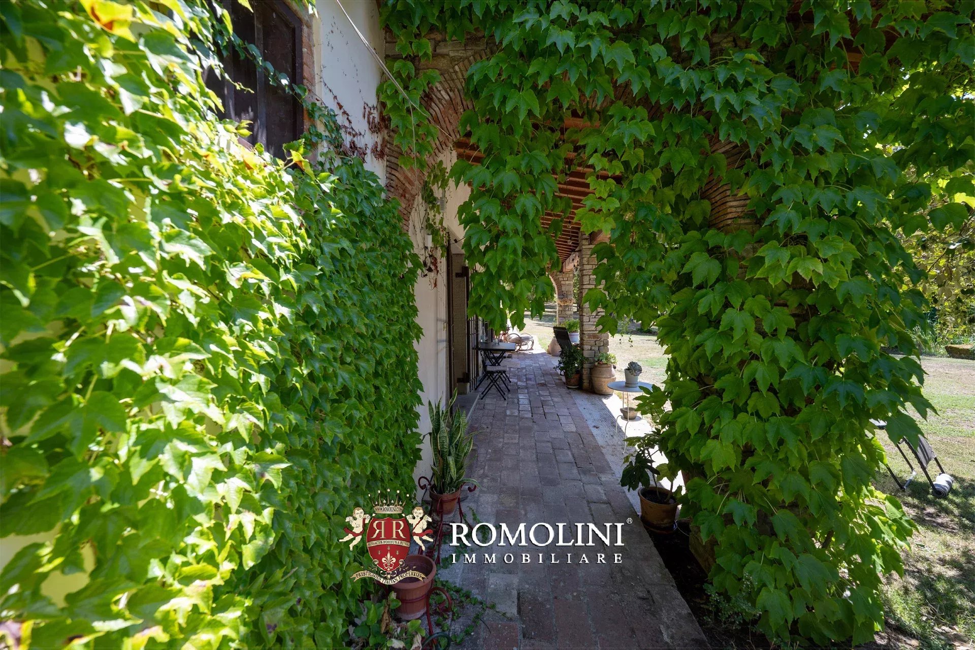 8 Bedroom Villa/Townhouse's Image 23
