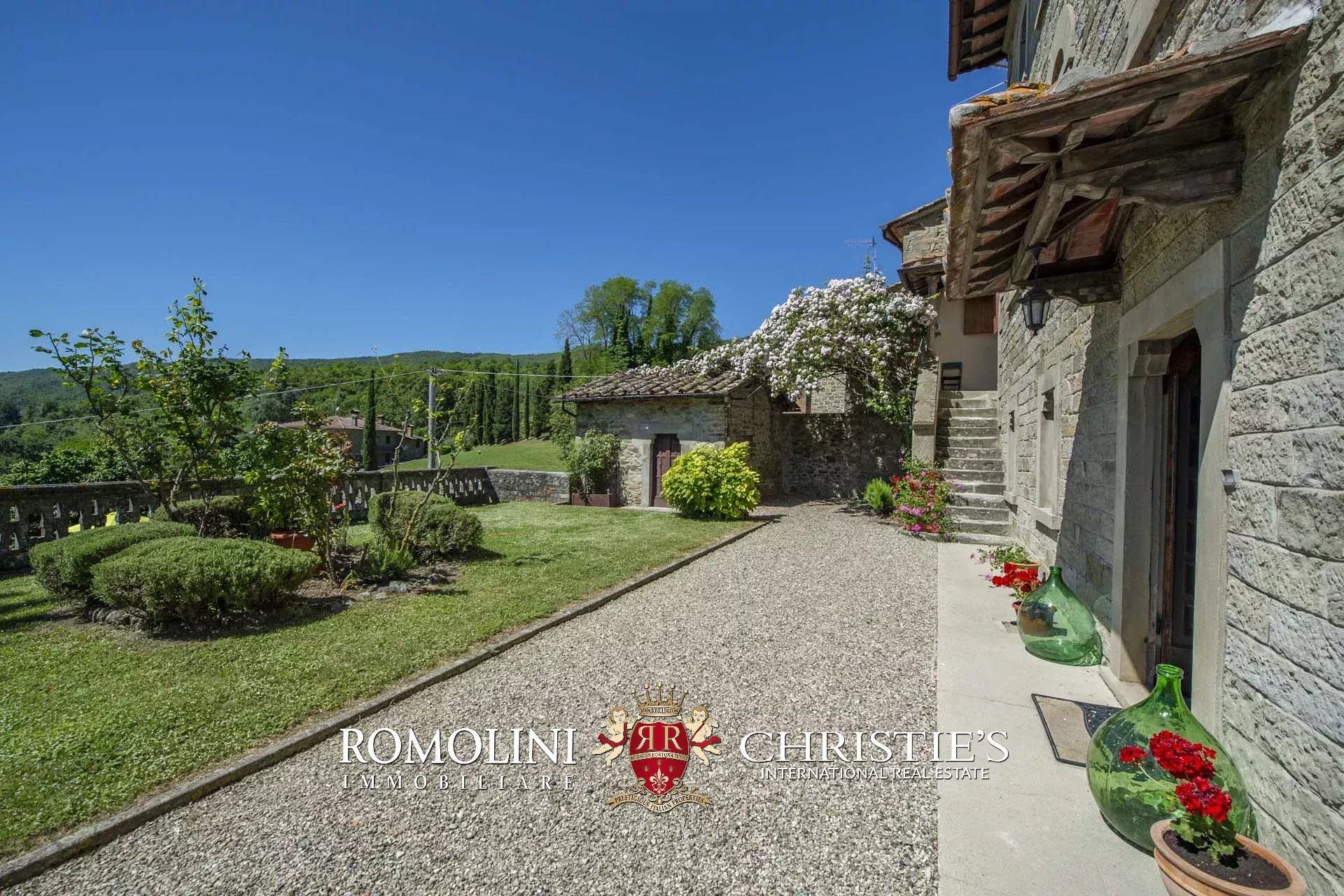 10 Bedroom Villa/Townhouse's Image 26