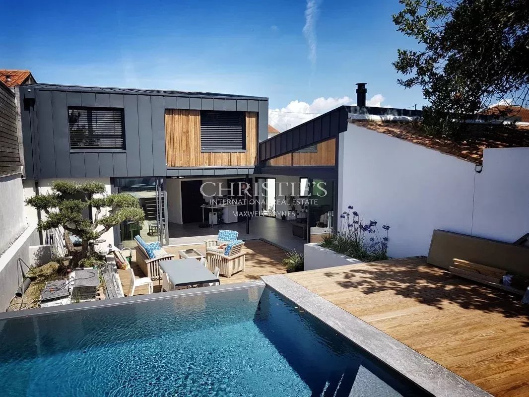 4 Bedroom Villa/Townhouse's Image 3