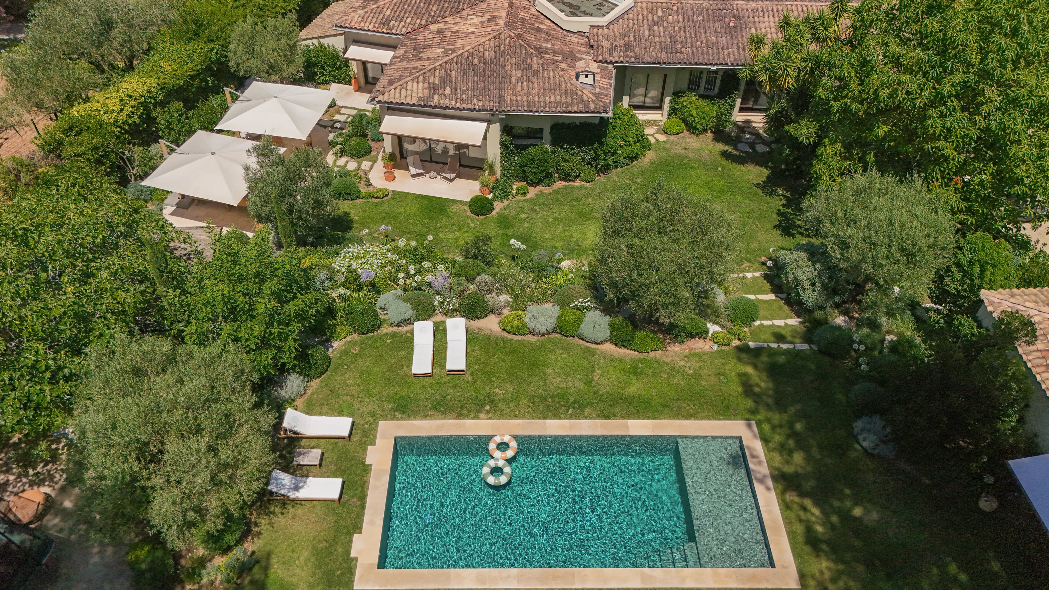 Very beautiful villa on the heights of Cannes