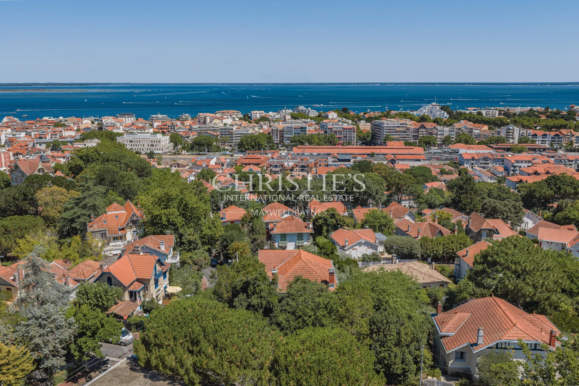 6 Bedroom Villa/Townhouse's Image 27