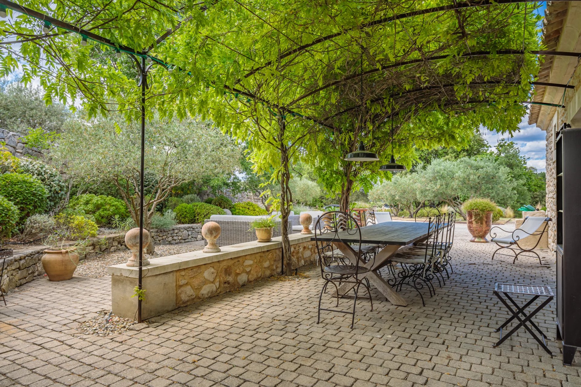 Ménerbes - Gorgeous property with heated pool and tennis court