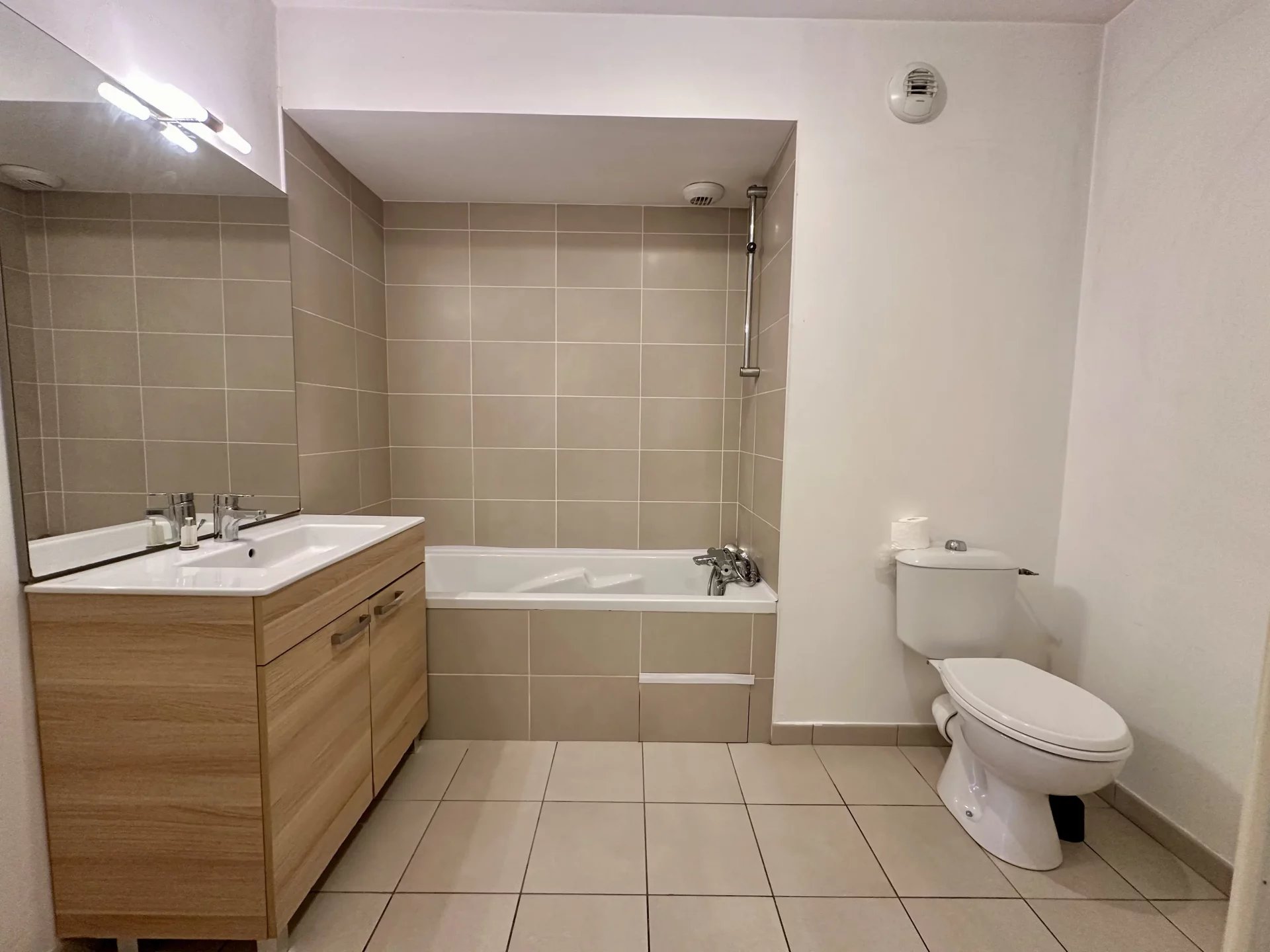 87067507 Vente Lyon 9ème