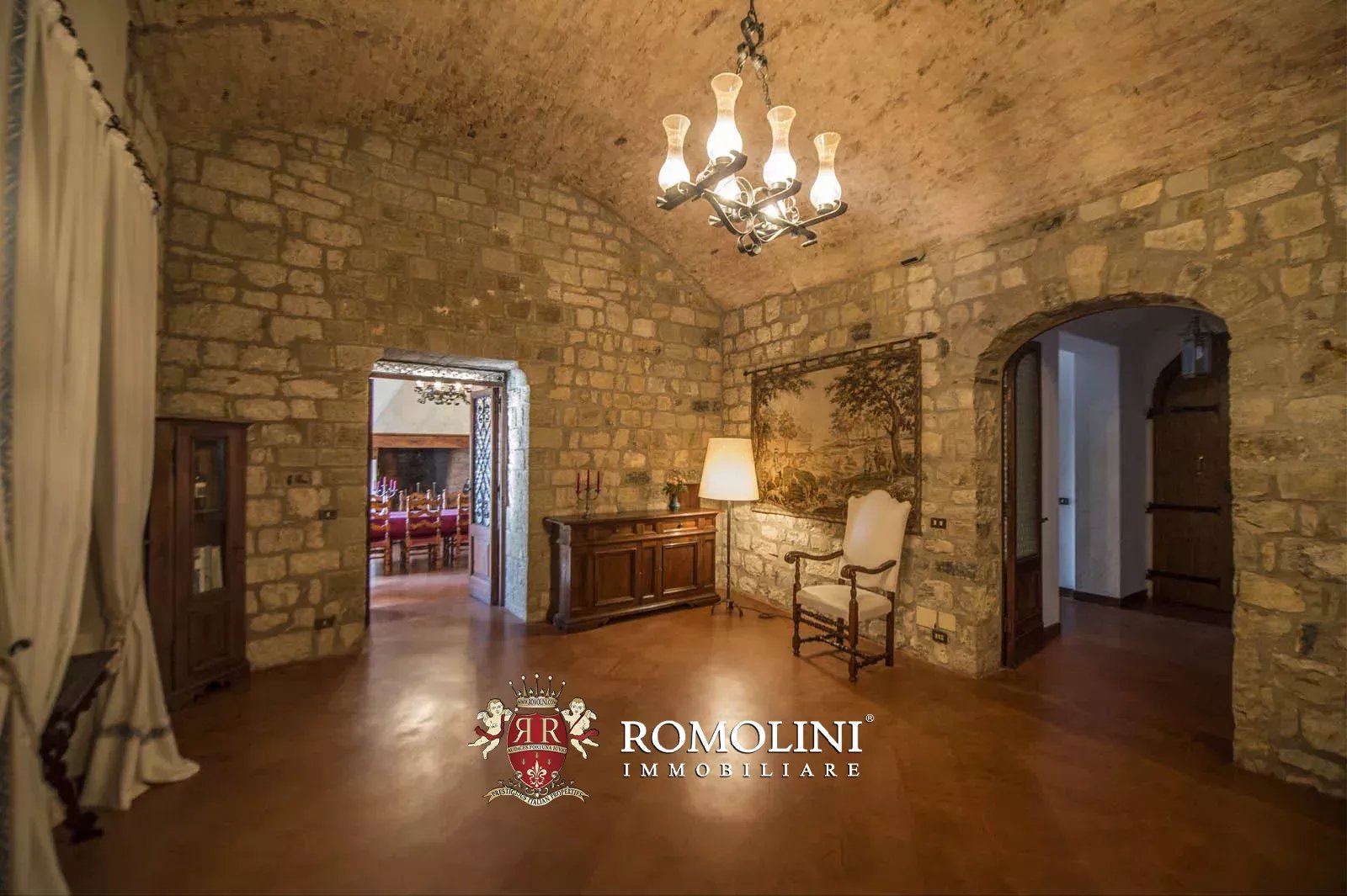 20 Bedroom Vineyard's Image 39