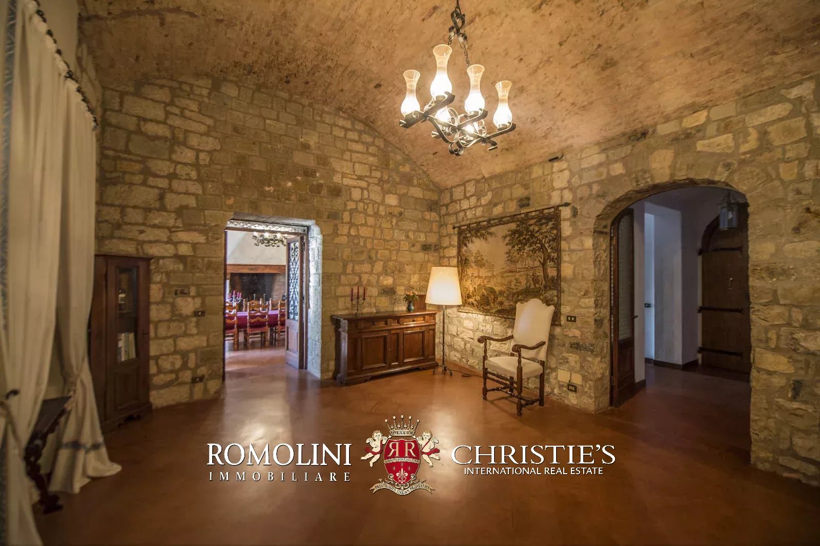 20 Bedroom Vineyard's Image 39
