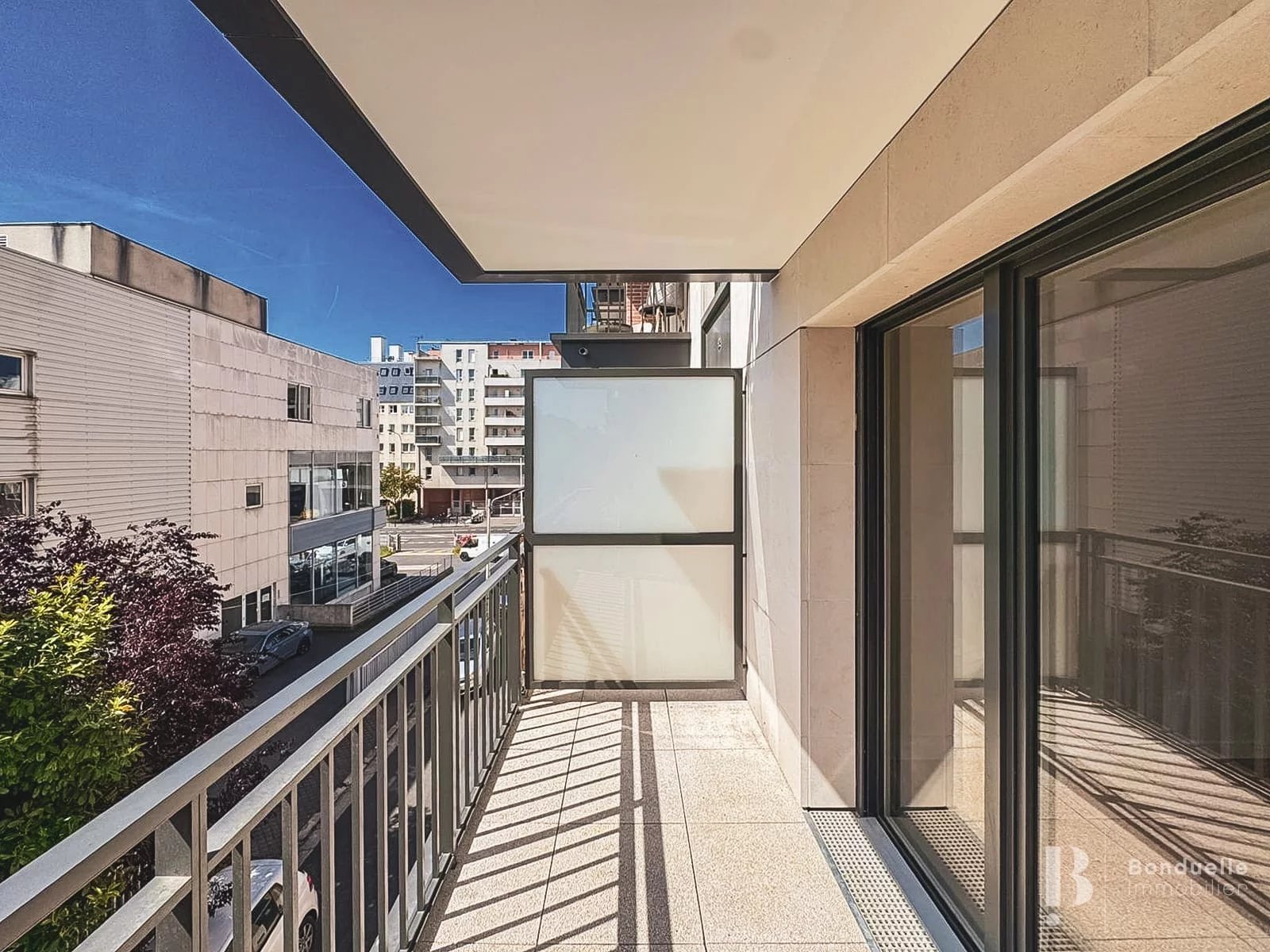 Rental Apartment Courbevoie Marceau - République
