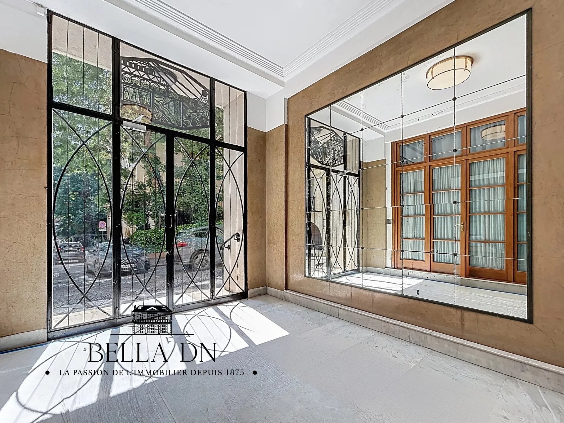 Quiet family duplex with 3 to 5 bedrooms