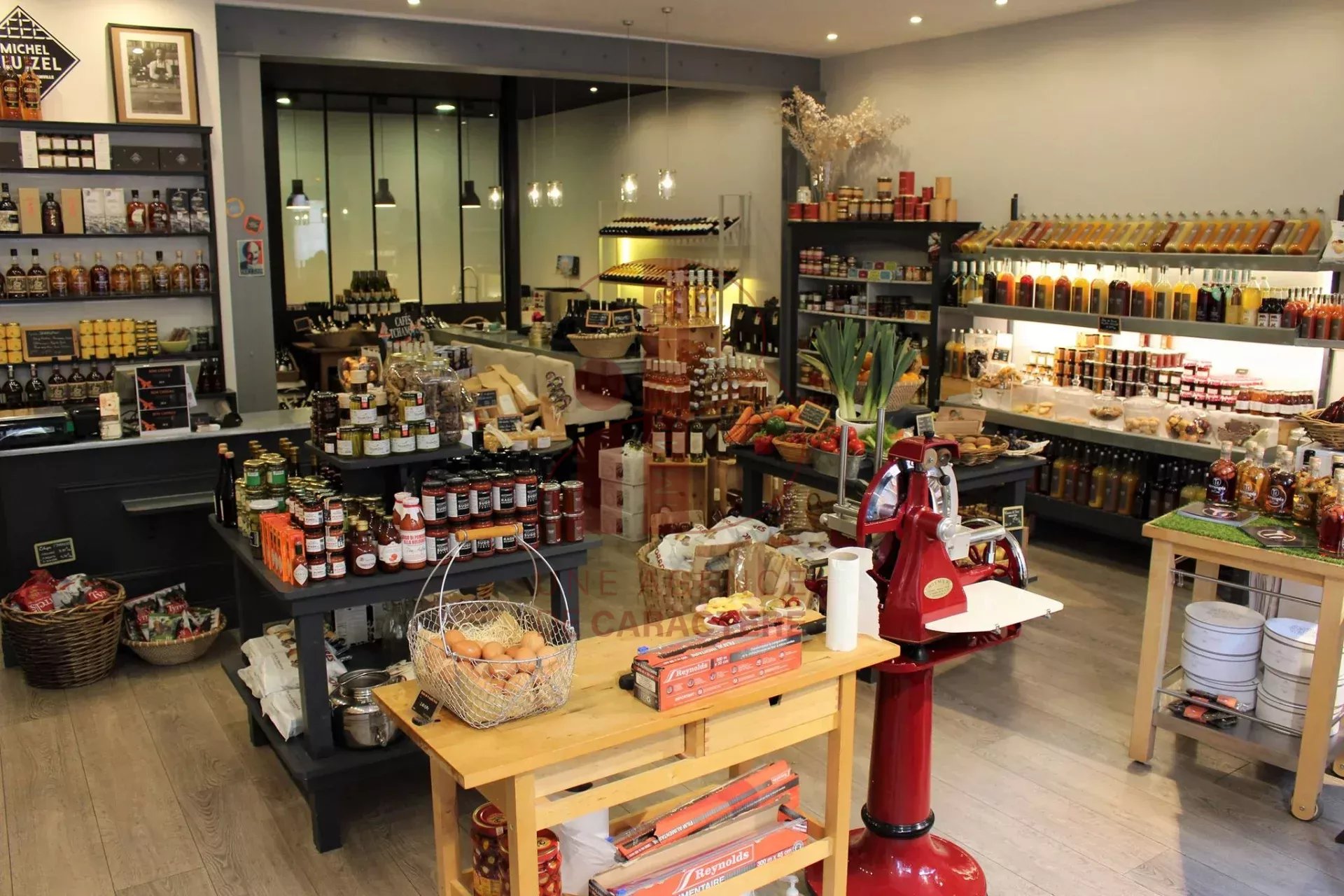 FONTAINEBLEAU CITY CENTER SHOP OF 55 M²