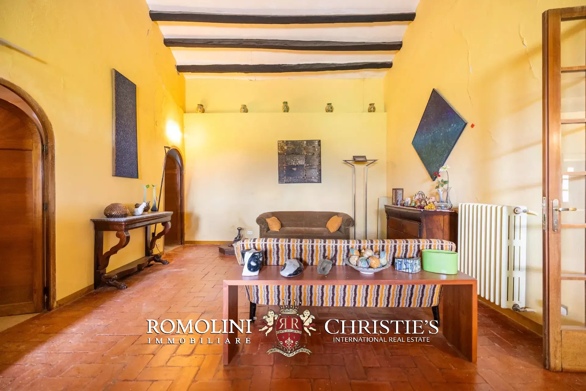 8 Bedroom Villa/Townhouse's Image 46