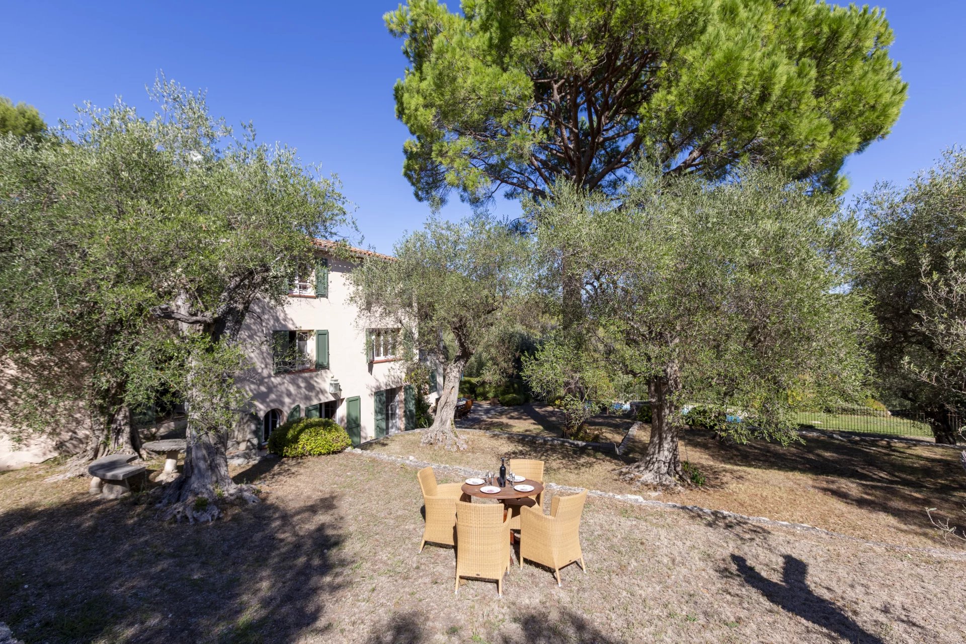 Beautiful house with swimming pool and large grounds - Grasse St Jacques Beautiful house with swimming pool and large grounds - Grasse St Jacques
