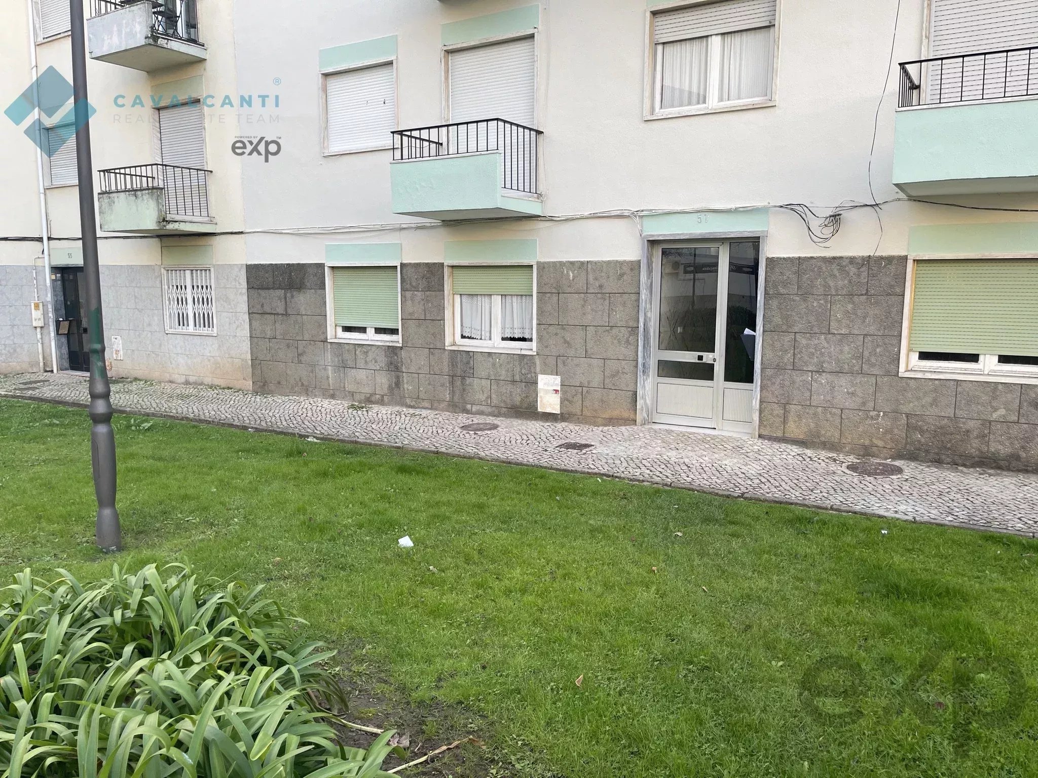 T2 to remodel - Carnaxide | Ideal for own home or investment 2790-005 image 49