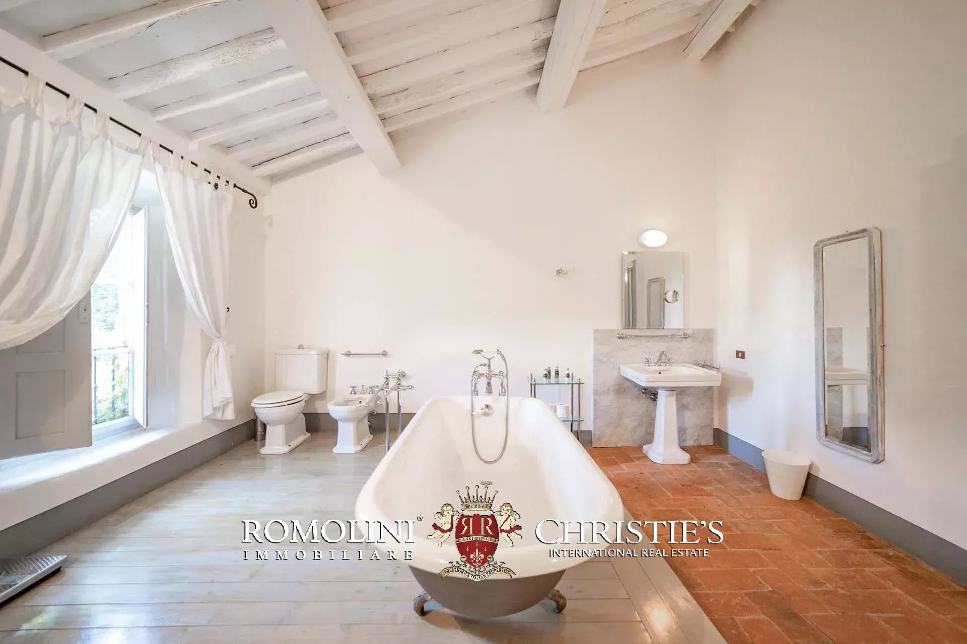 15 Bedroom Villa/Townhouse's Image 64