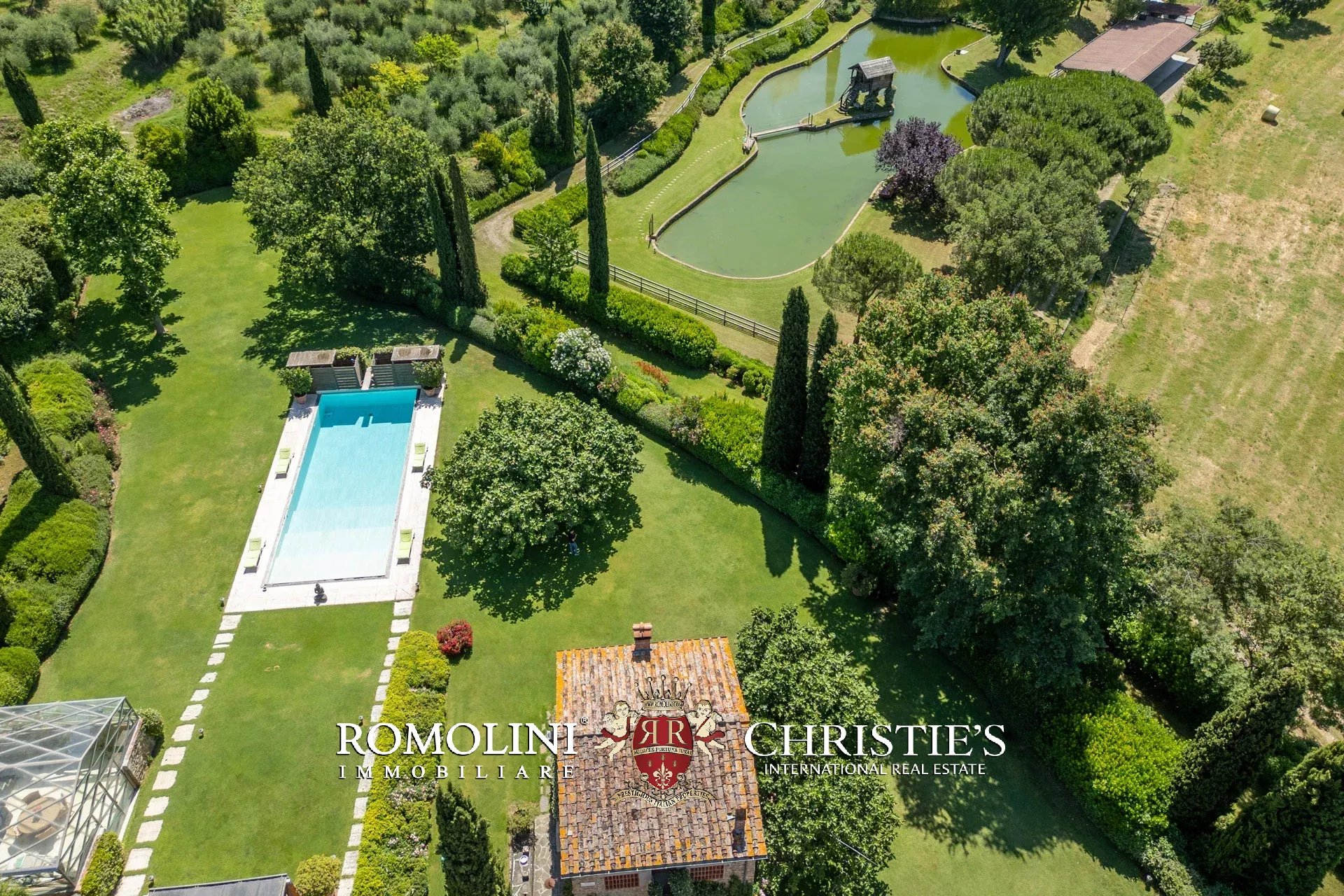 4 Bedroom Villa/Townhouse's Image 12
