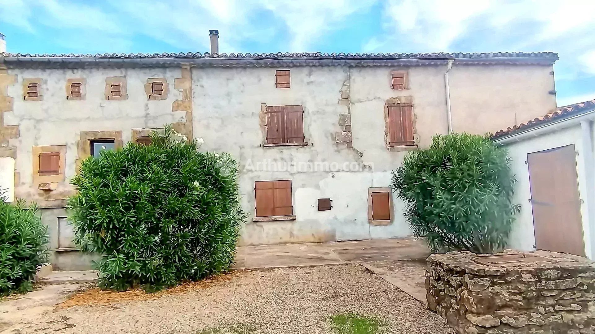 Maison de village 143 m² avec dépendances et fort potentiel – Viviers-lès-Montagnes