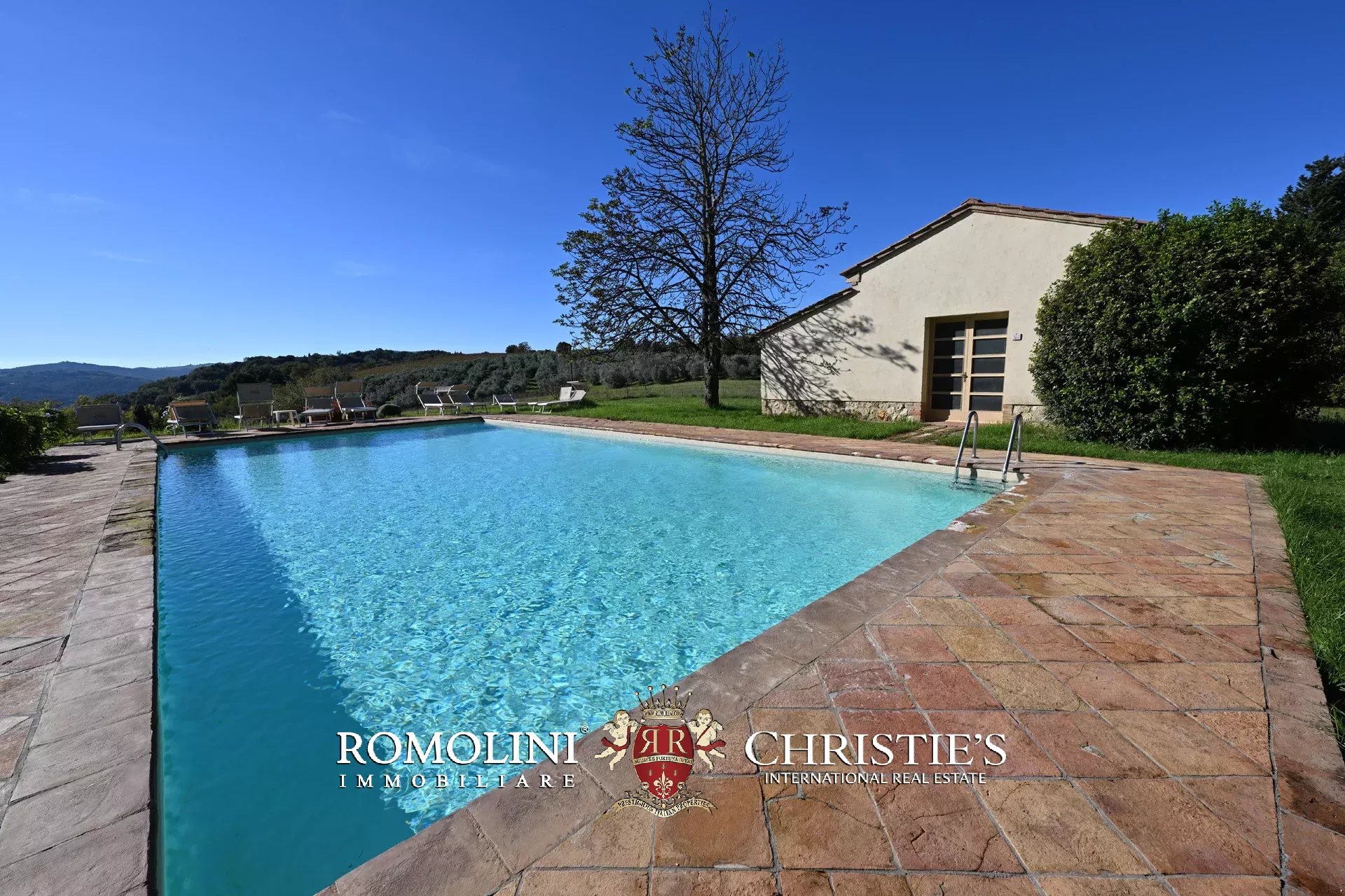 35 Bedroom Vineyard's Image 27