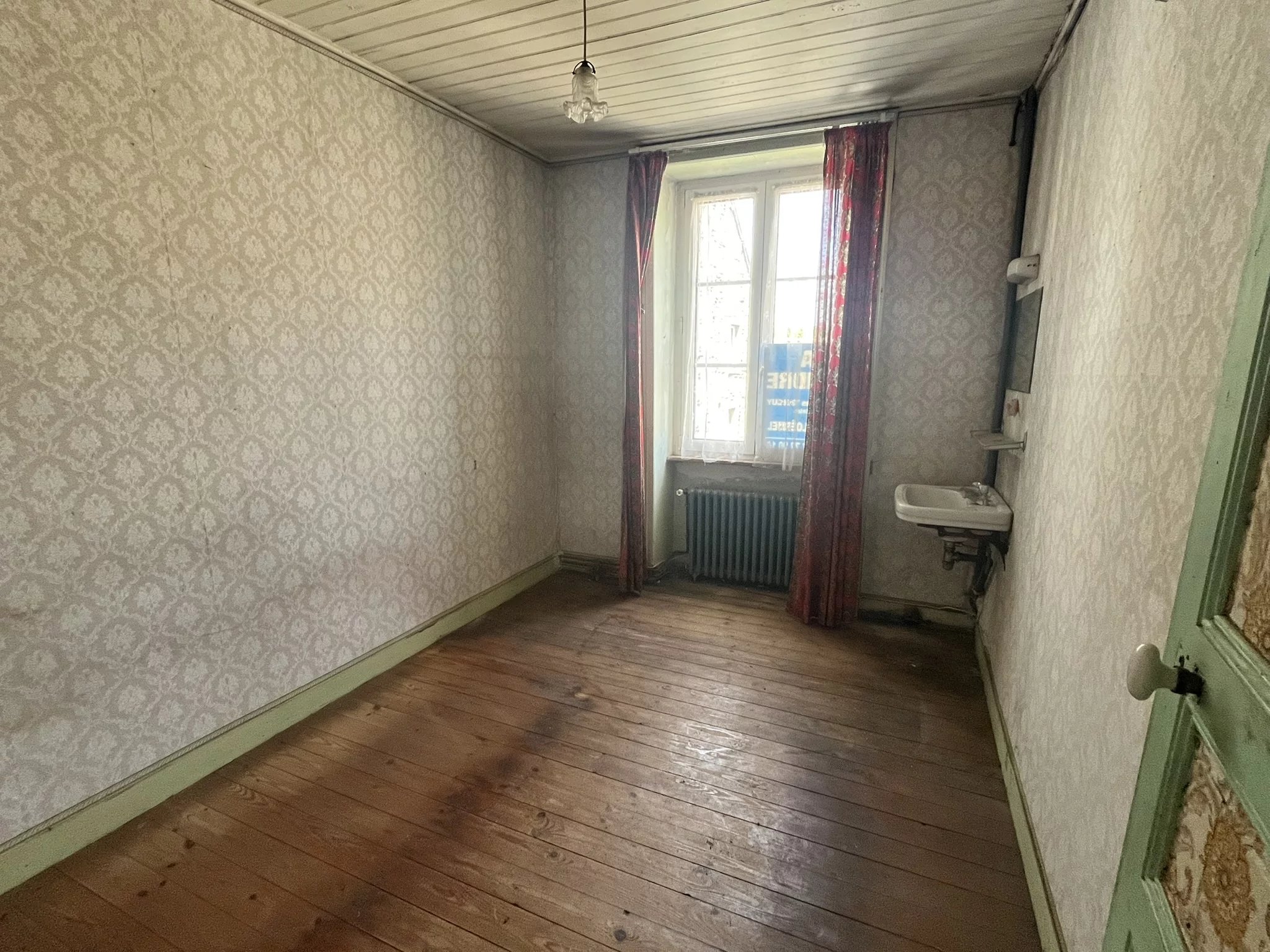 Appartement T3 à rénover – Fort potentiel – Centre de Plouër-sur-Rance