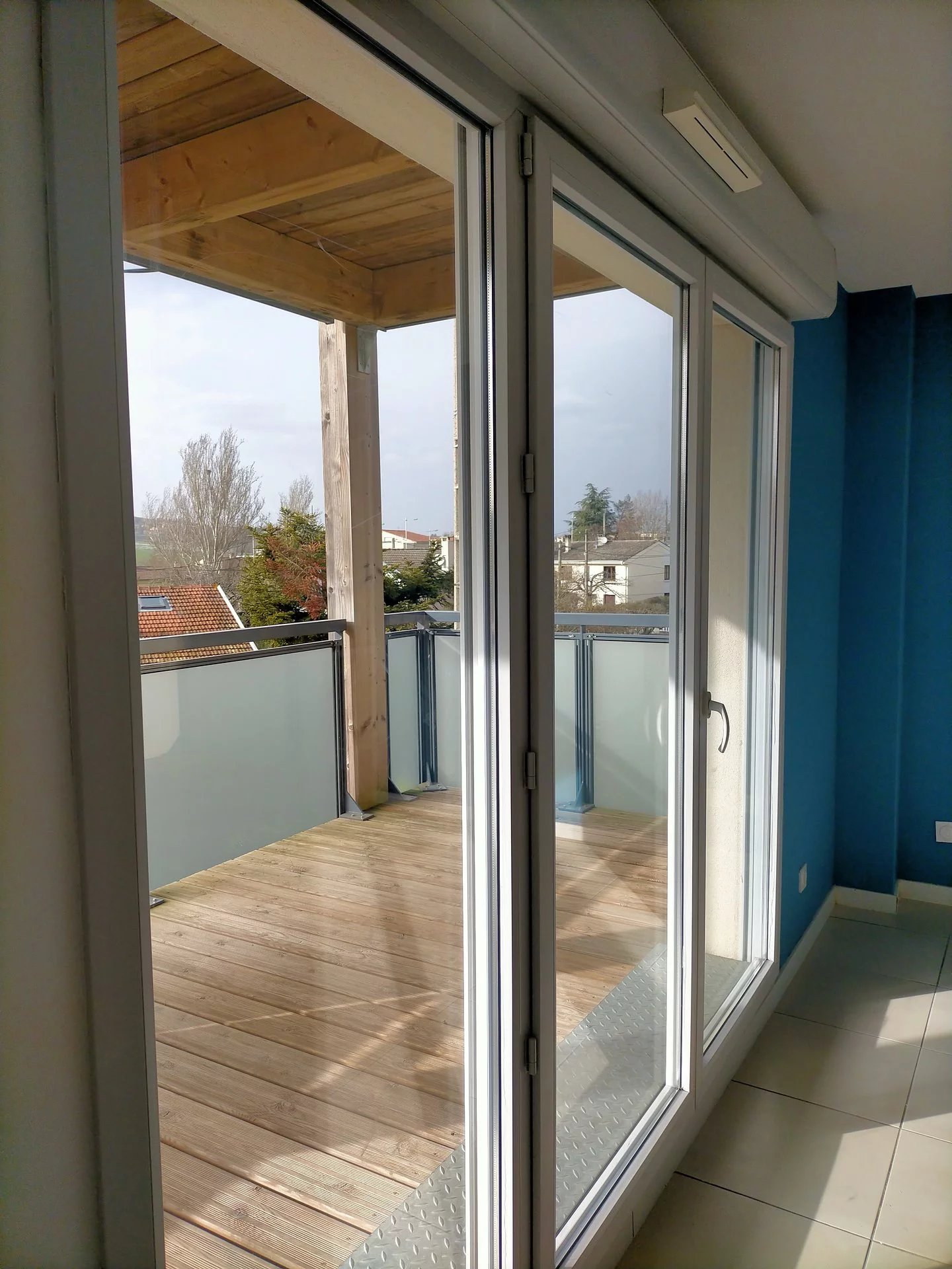 4798267 Location Lentilly