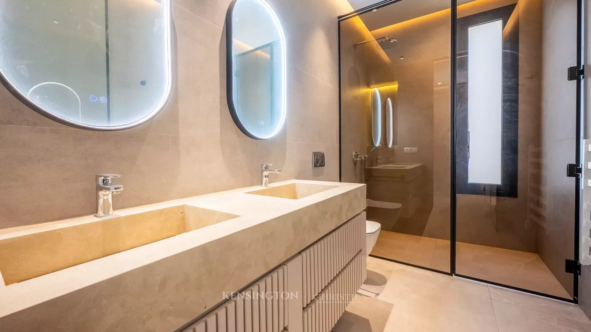 5 Bedroom Villa/Townhouse's Image 23
