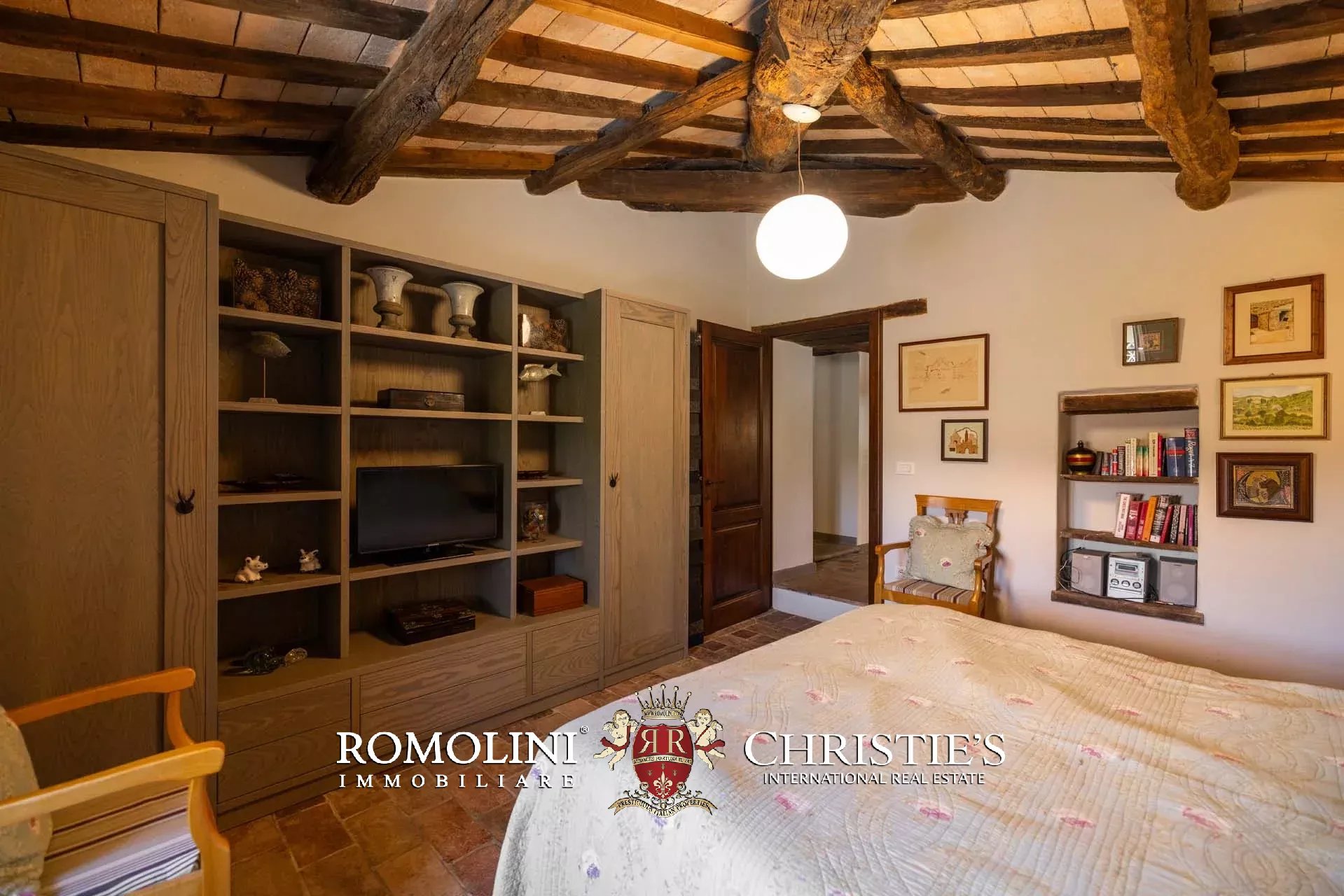 9 Bedroom Villa/Townhouse's Image 46