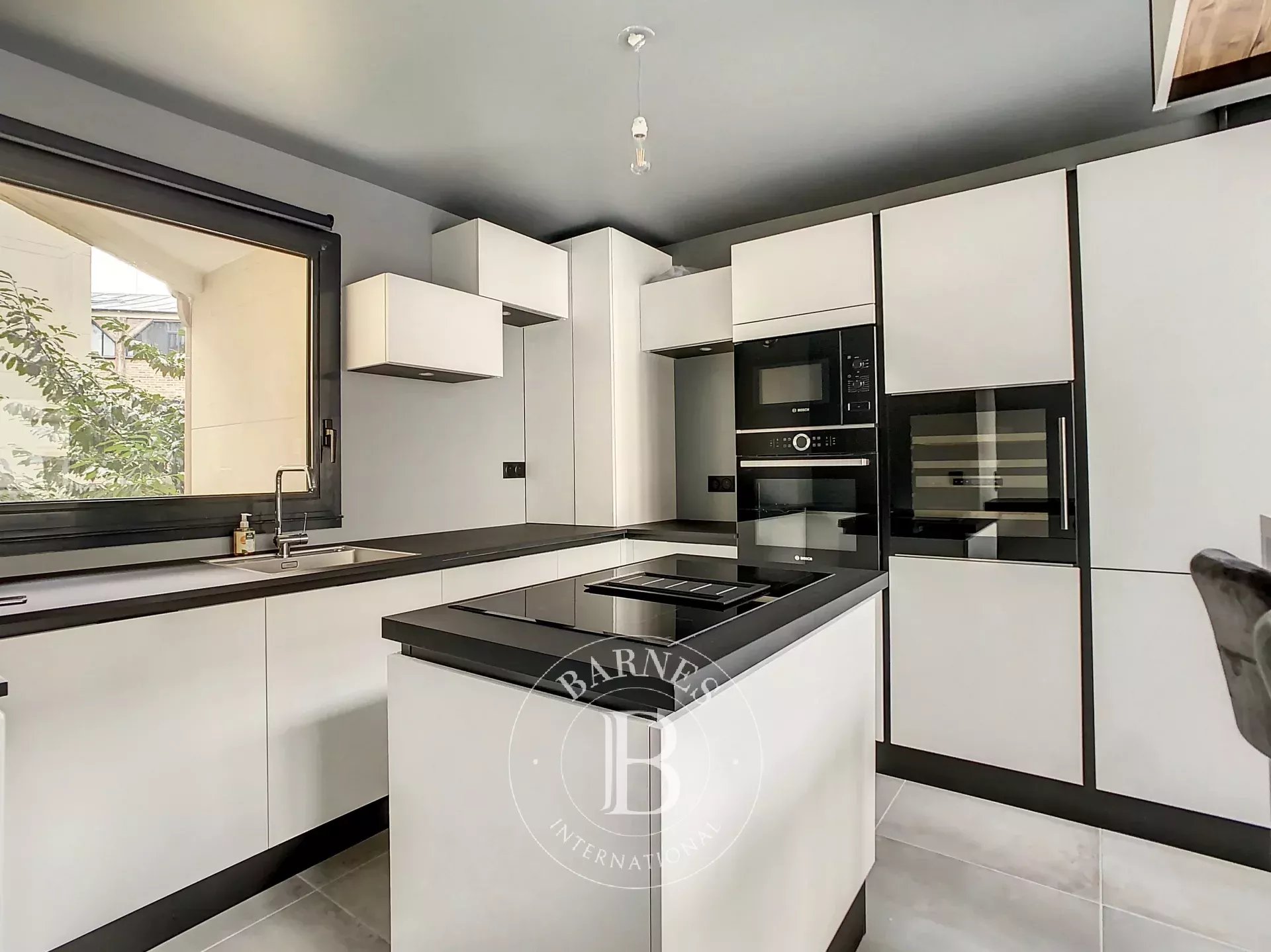 Daire Paris 18ème - picture 4