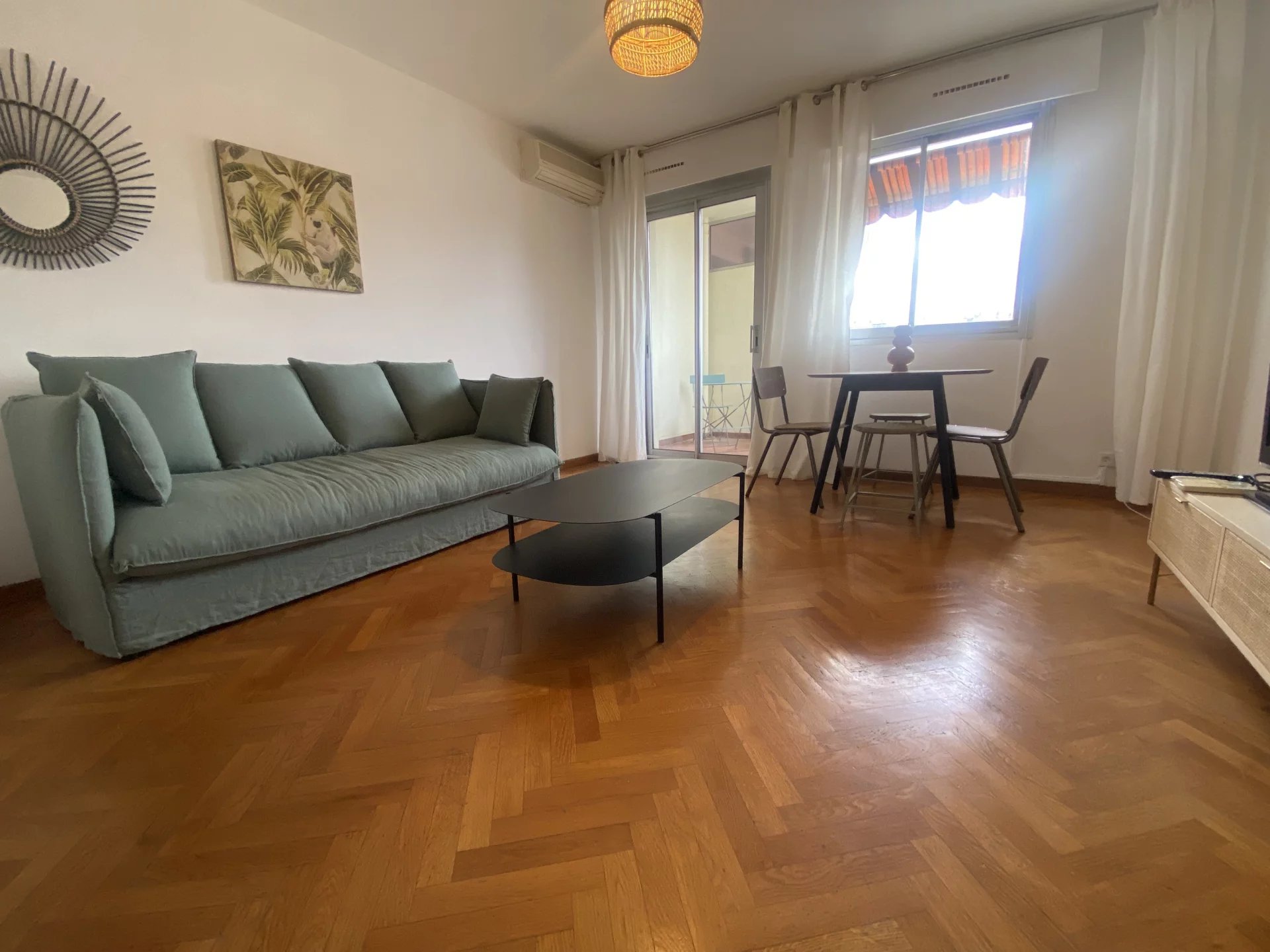 Rental Apartment Marseille 8ème