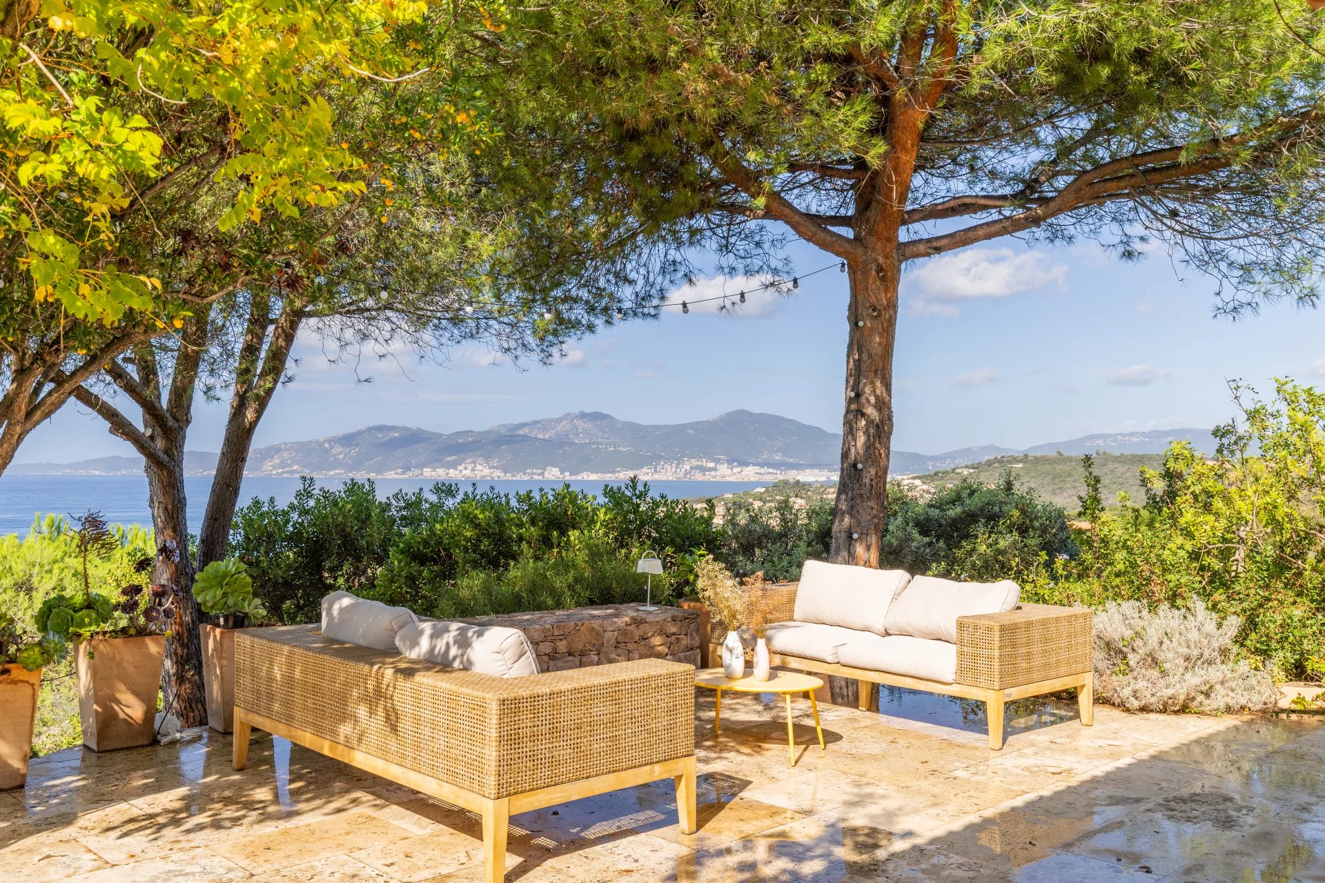 Villa CAMELIA- 5 chambres, vue panoramique mer, piscine