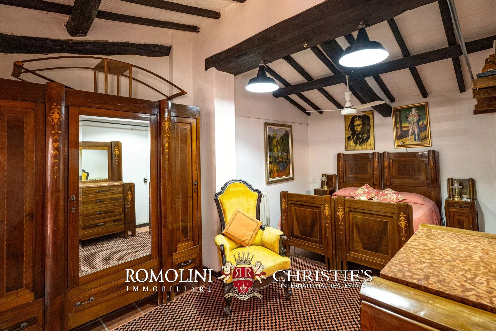 9 Bedroom Villa/Townhouse's Image 103